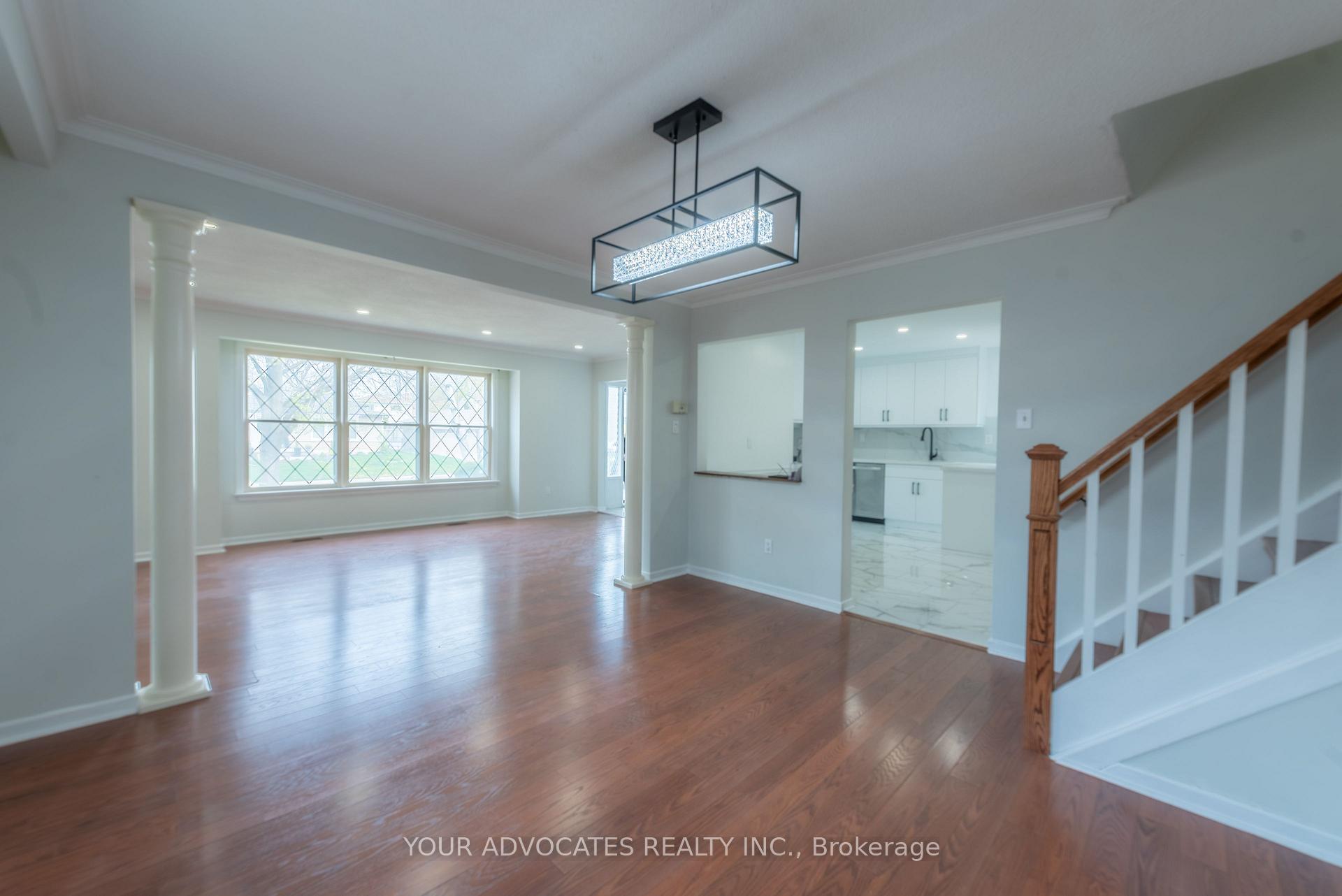Photo 2 of 7 Pringle Avenue, Markham, Markham Village — HOMEH
