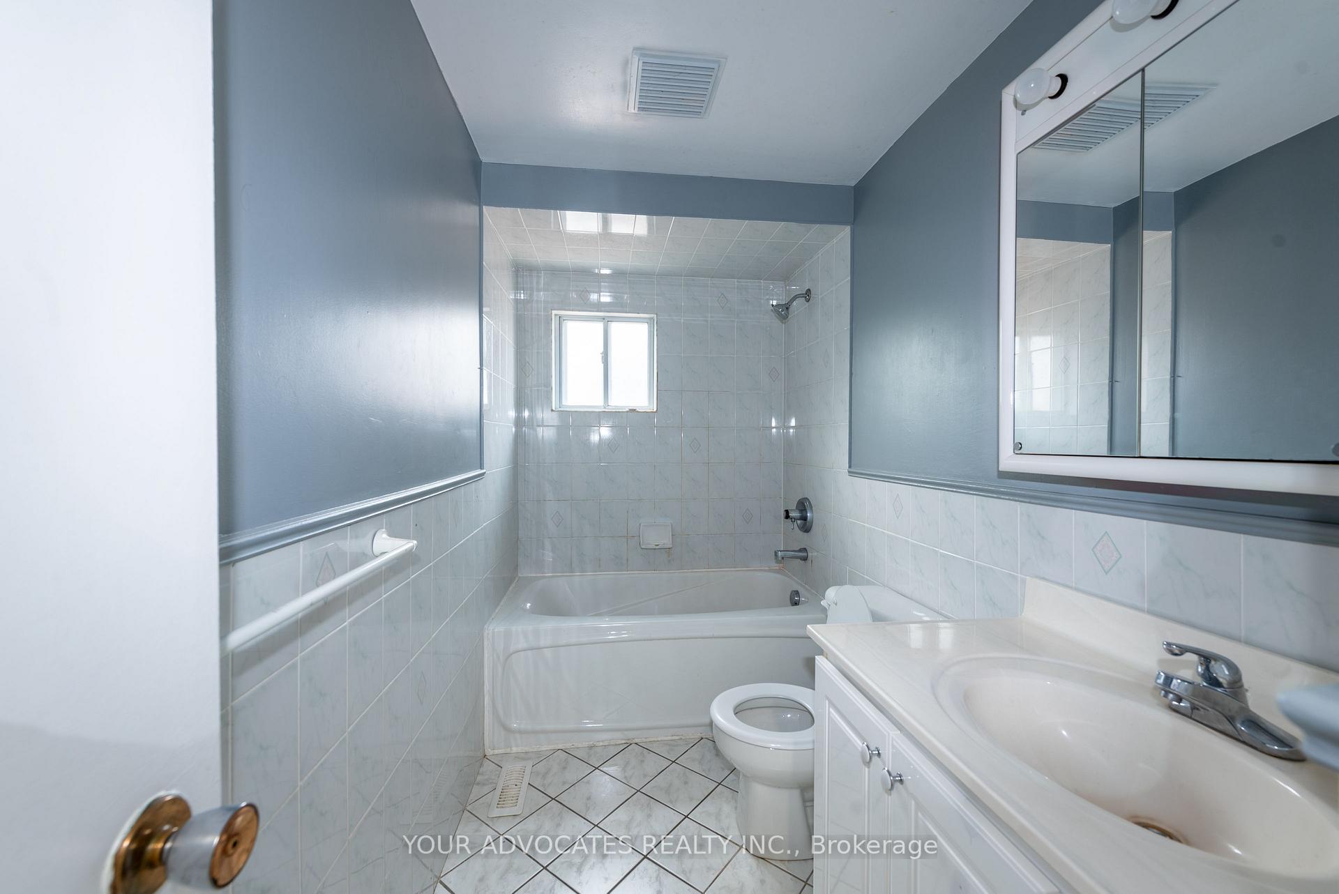 Photo 26 of 7 Pringle Avenue, Markham, Markham Village — HOMEH