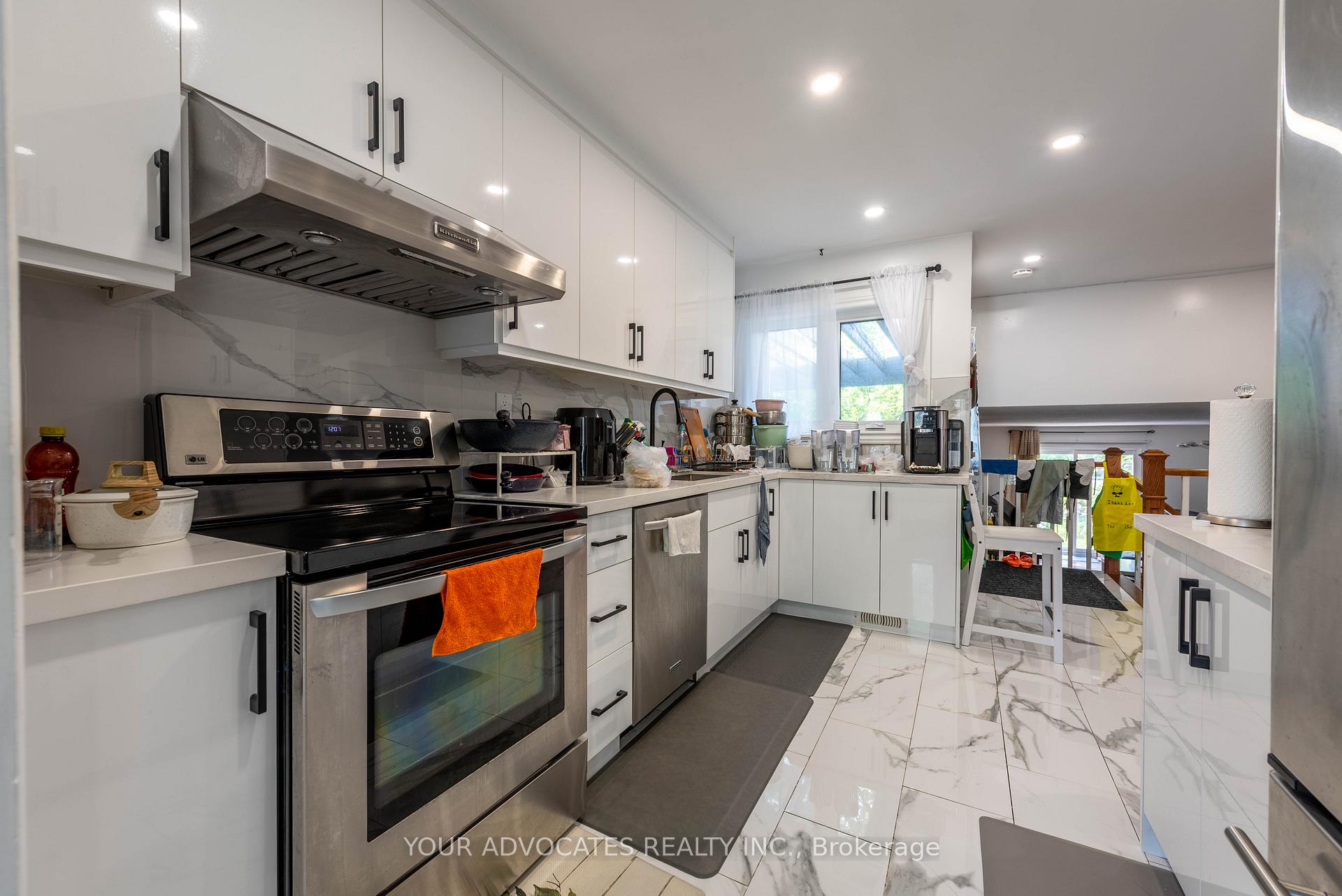 Photo 16 of 7 Pringle Avenue, Markham, Markham Village — HOMEH