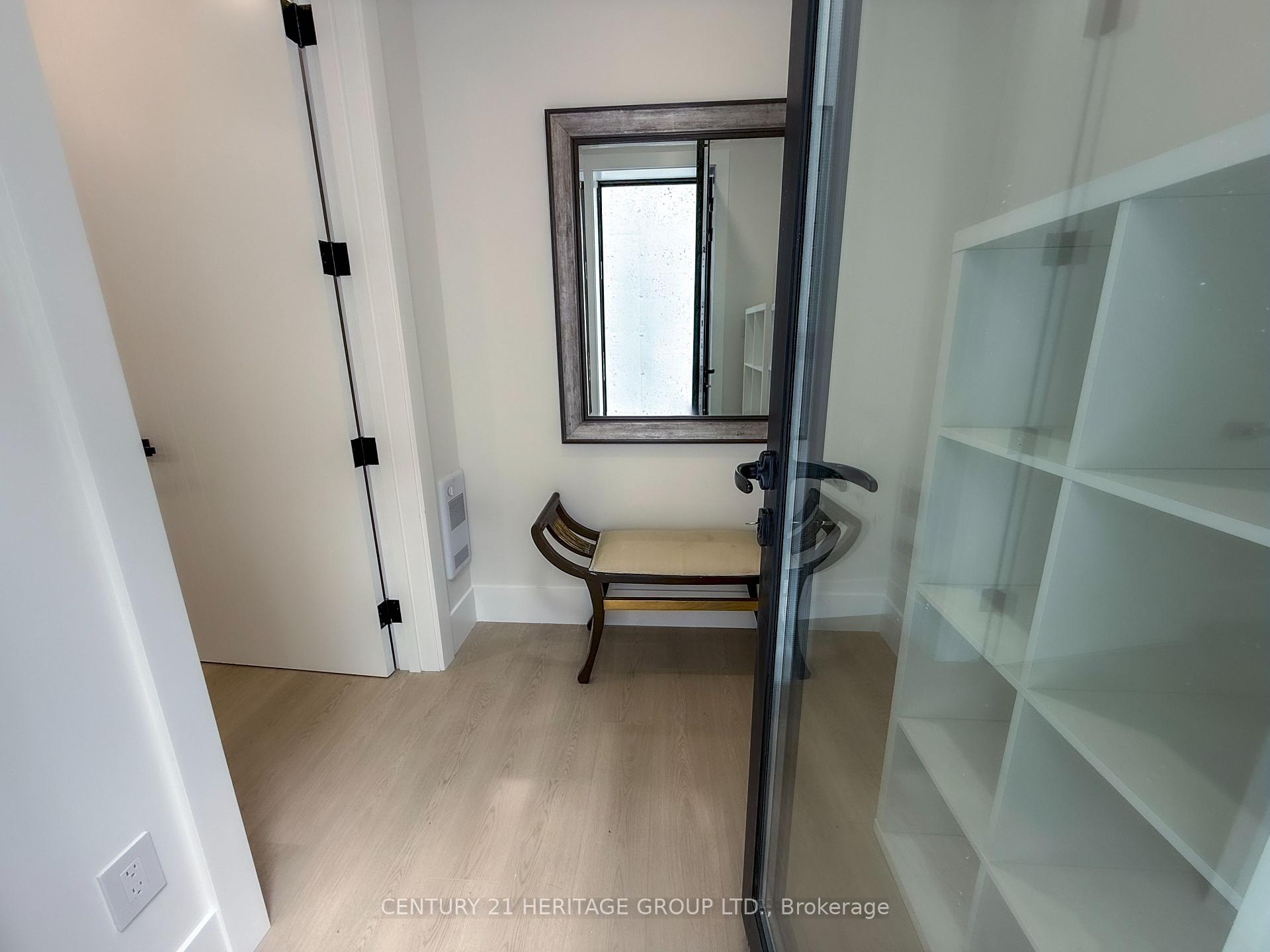 Photo 10 of Unit #A, 11 Knowles Crescent, Aurora, Aurora Heights — HOMEH