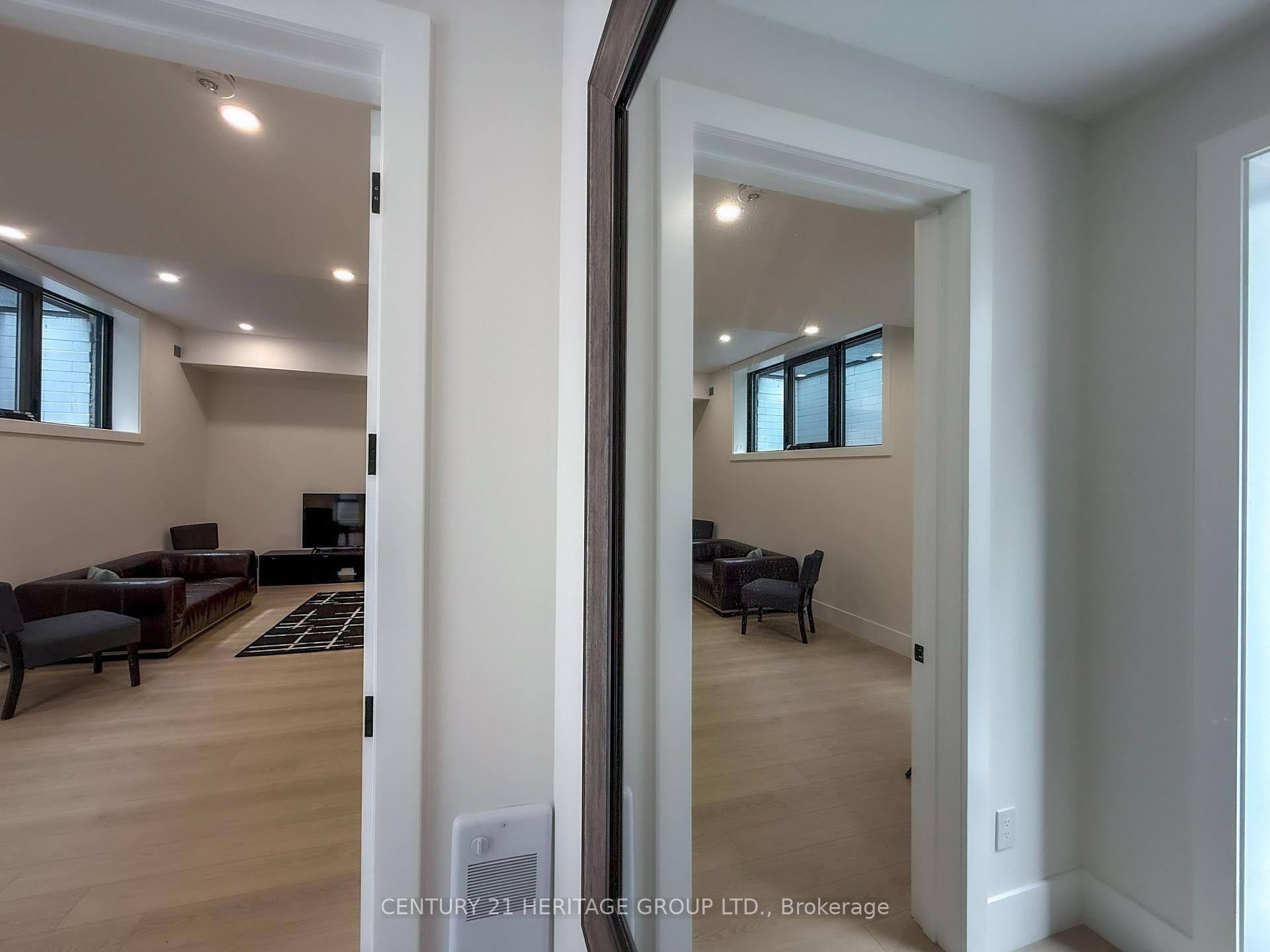 Photo 4 of Unit #A, 11 Knowles Crescent, Aurora, Aurora Heights — HOMEH