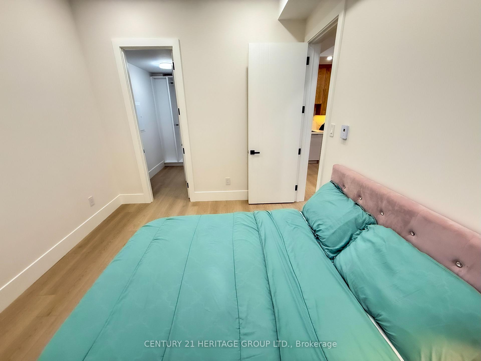 Photo 6 of Unit #A, 11 Knowles Crescent, Aurora, Aurora Heights — HOMEH