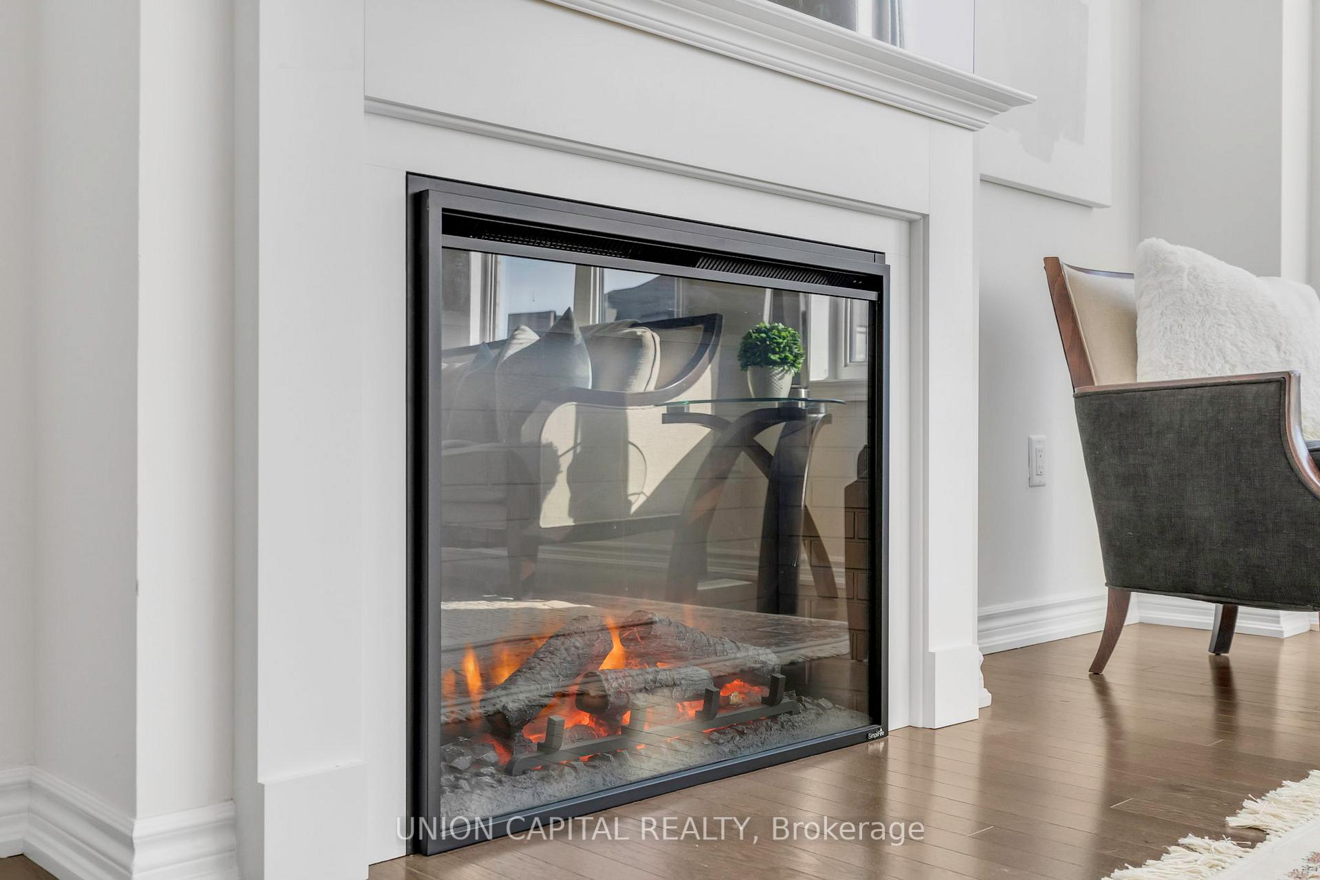 Photo 6 of 123 Halldorson Avenue, Aurora, Bayview Northeast — HOMEH