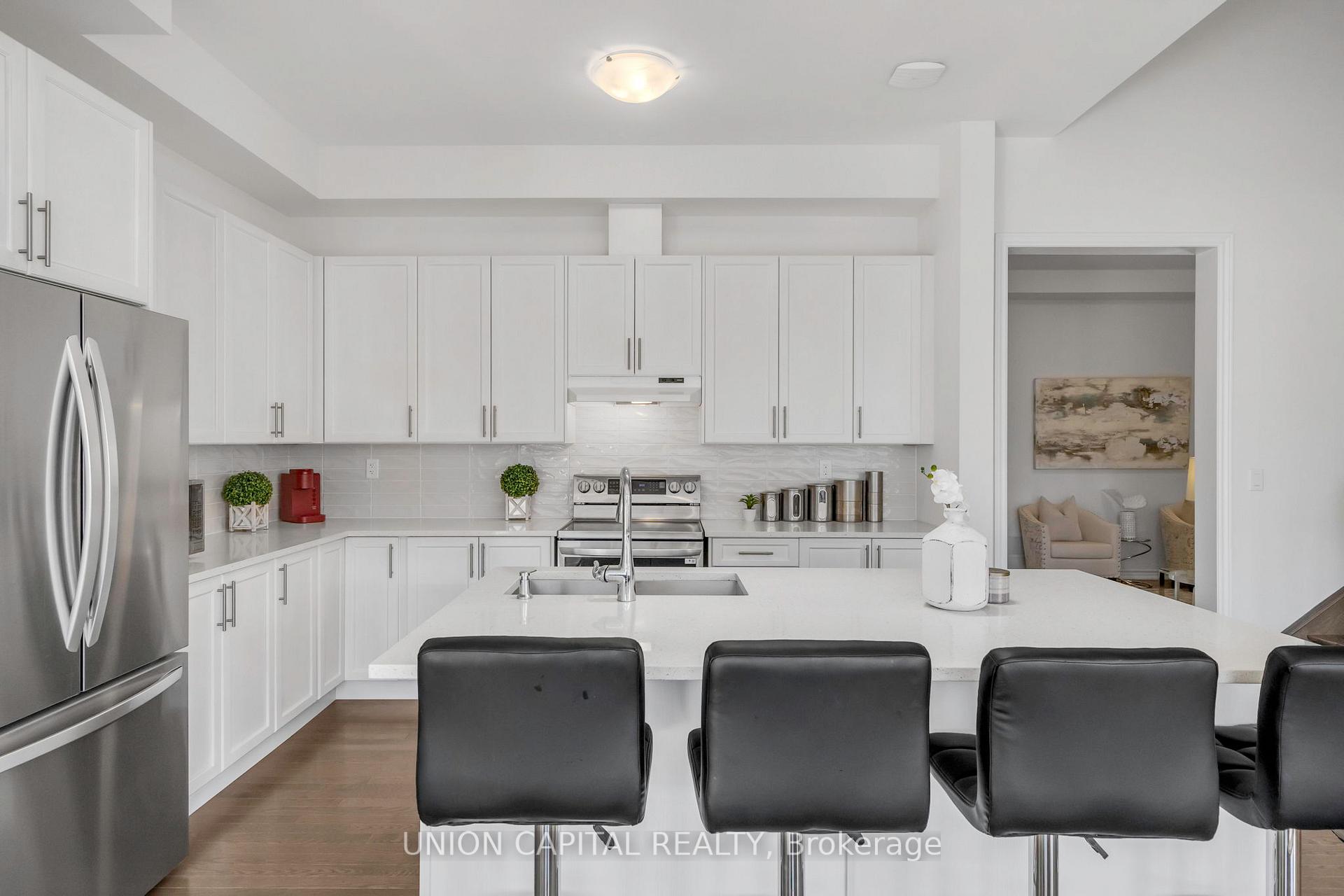 Photo 14 of 123 Halldorson Avenue, Aurora, Bayview Northeast — HOMEH