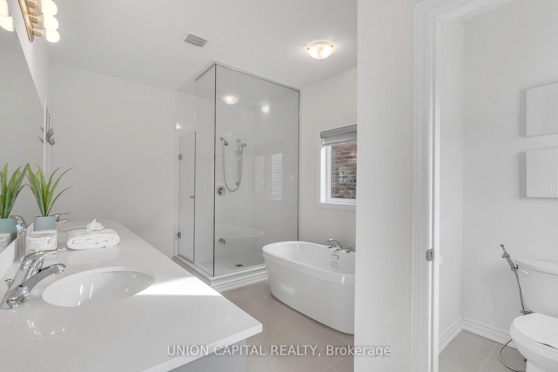 Photo 18 of 123 Halldorson Avenue, Aurora, Bayview Northeast — HOMEH