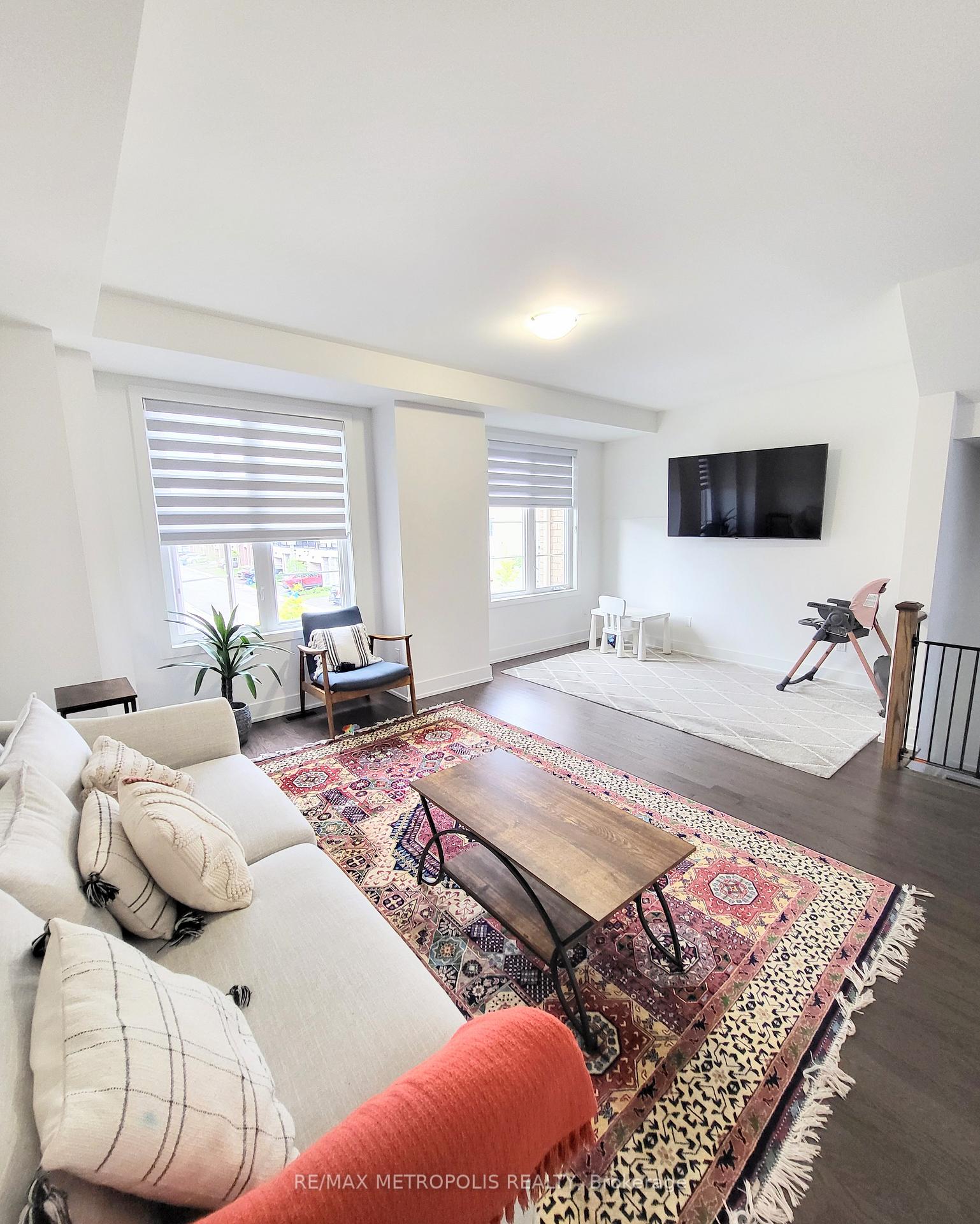 Photo 19 of 29 Sobczak Drive, Whitby, Port Whitby — HOMEH