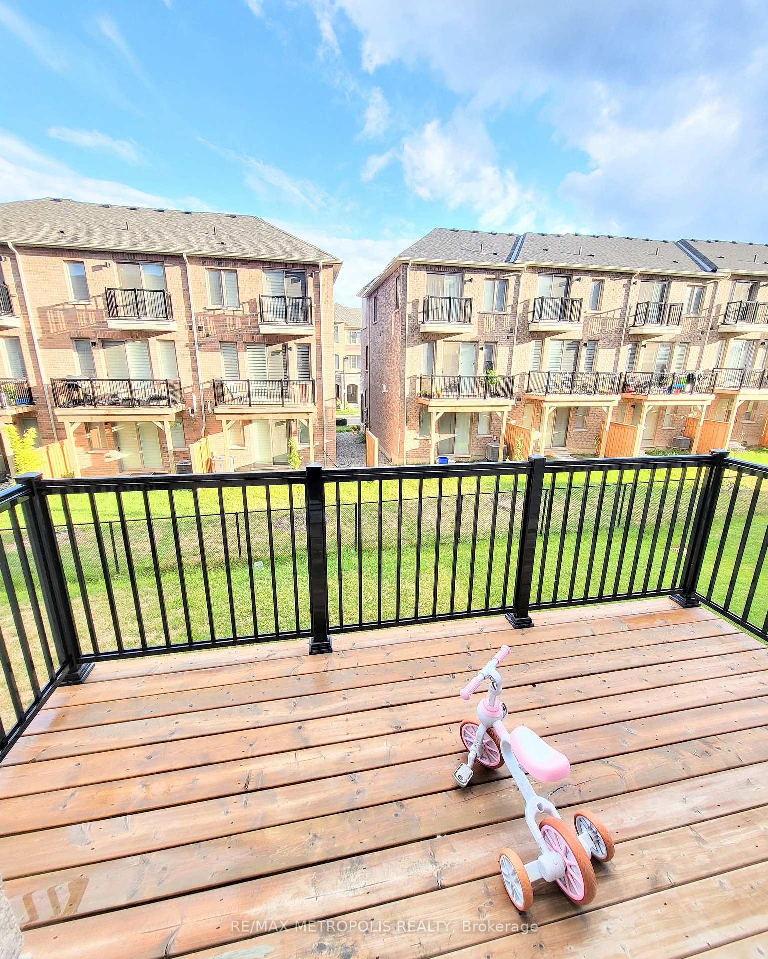Photo 7 of 29 Sobczak Drive, Whitby, Port Whitby — HOMEH