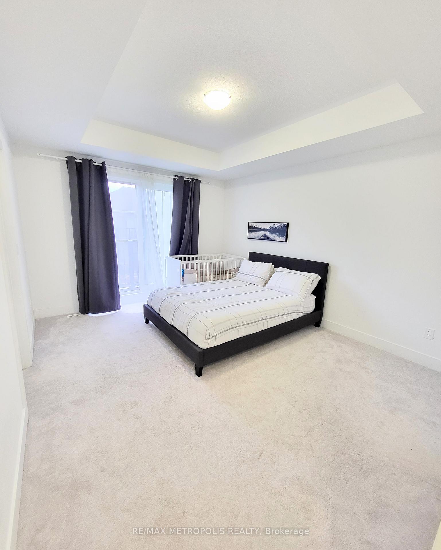 Photo 10 of 29 Sobczak Drive, Whitby, Port Whitby — HOMEH