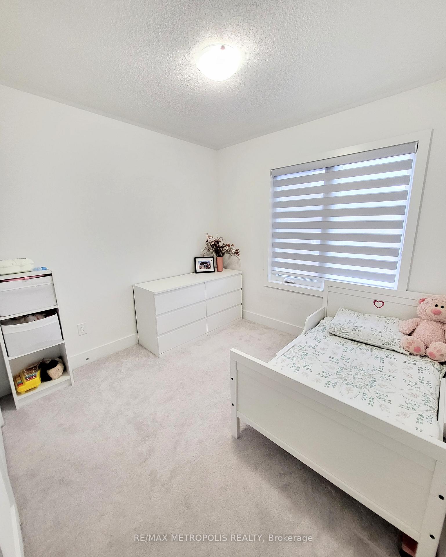 Photo 17 of 29 Sobczak Drive, Whitby, Port Whitby — HOMEH
