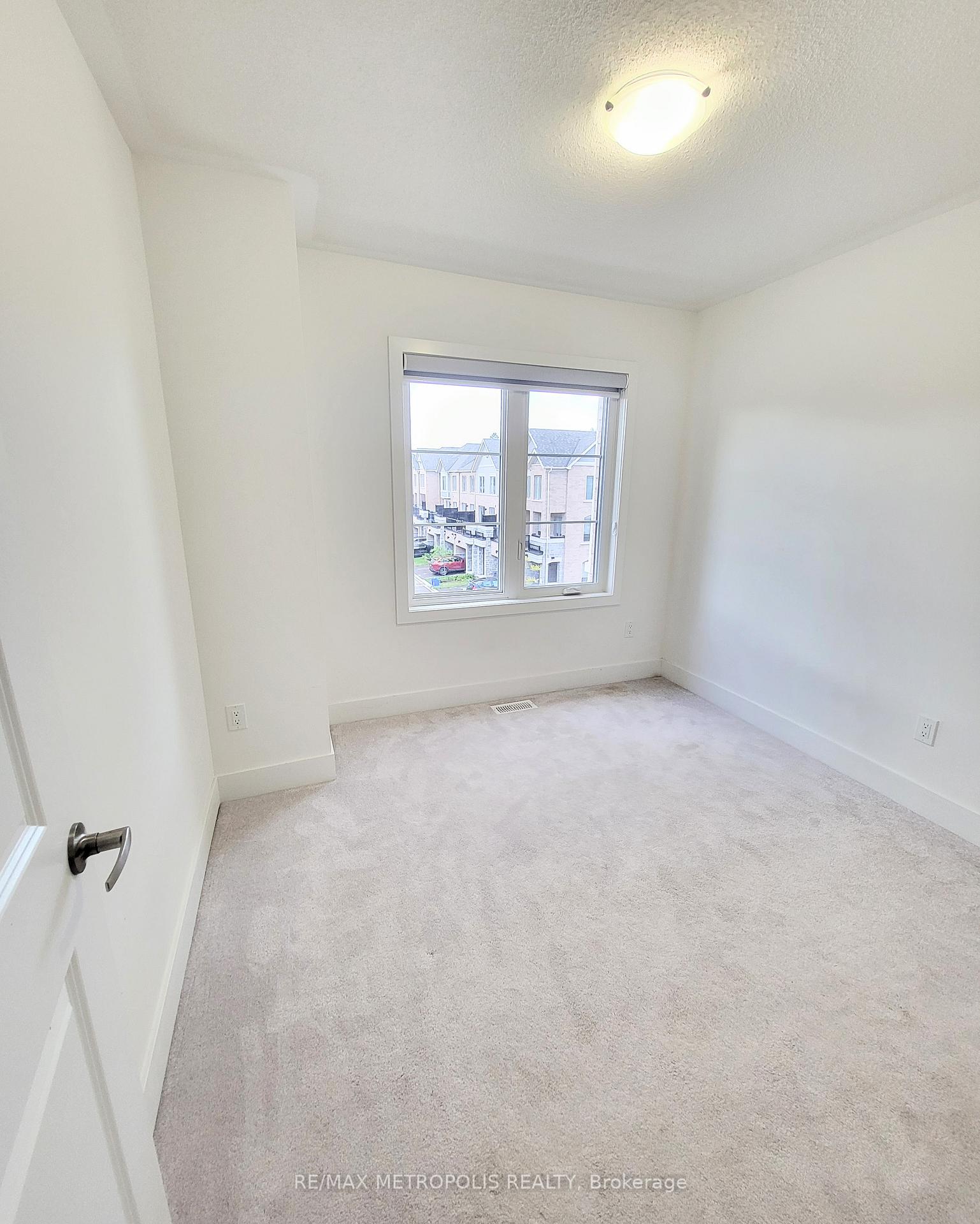Photo 18 of 29 Sobczak Drive, Whitby, Port Whitby — HOMEH