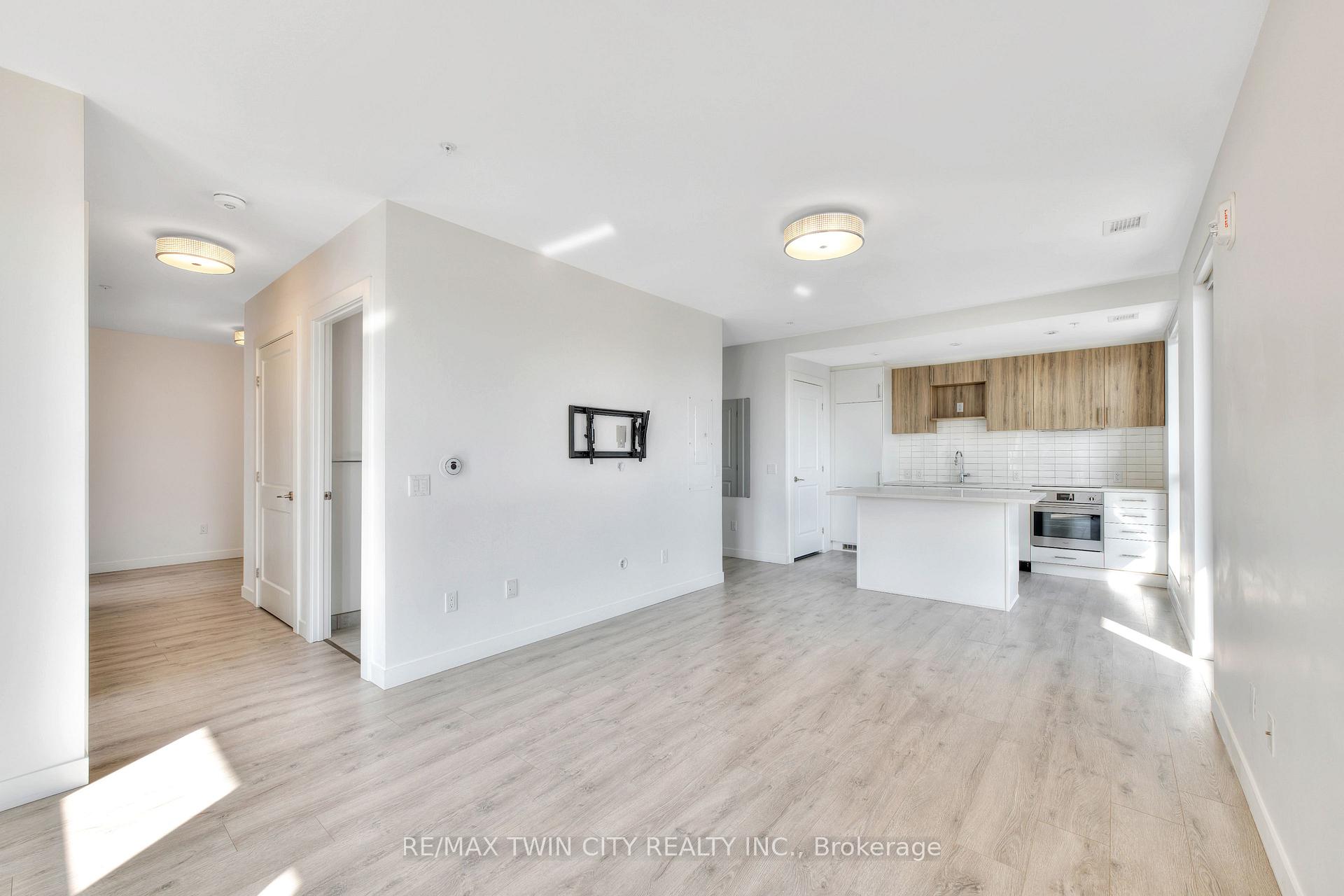 Photo 8 of Unit 914, 181 King Street S, Waterloo — HOMEH