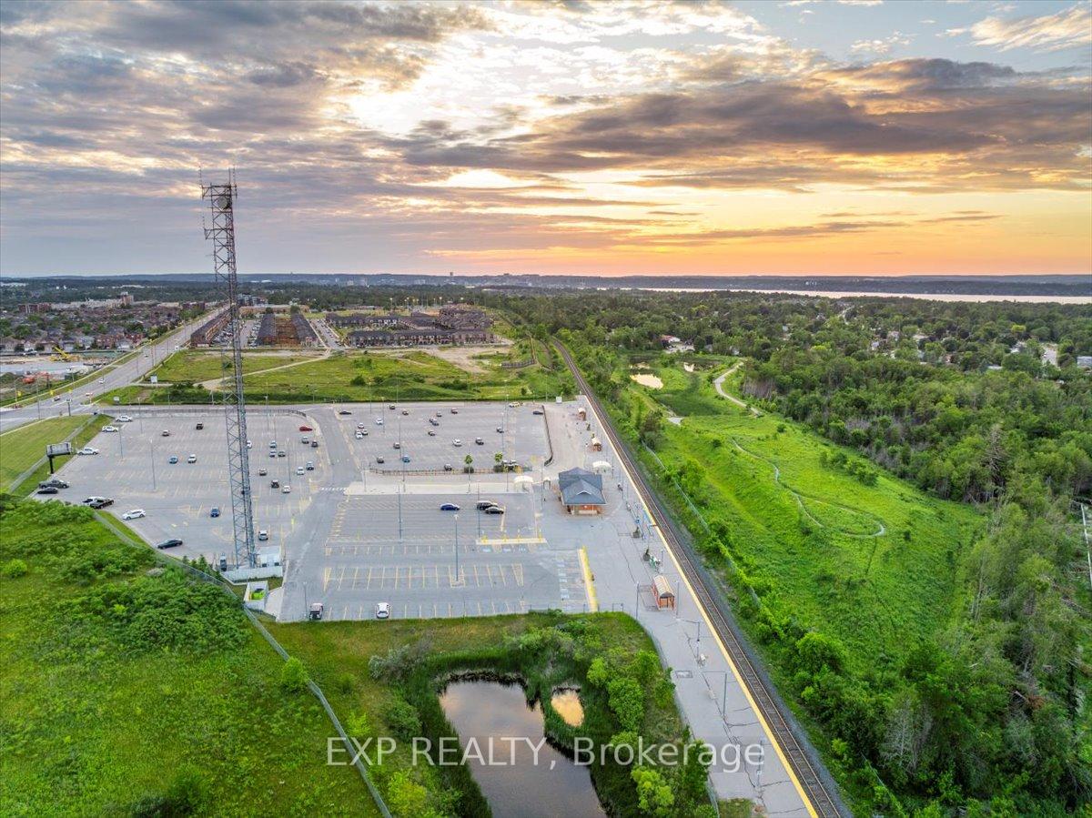 Photo 38 of Unit 410, 8 Culinary Lane, Barrie, Innis-Shore — HOMEH