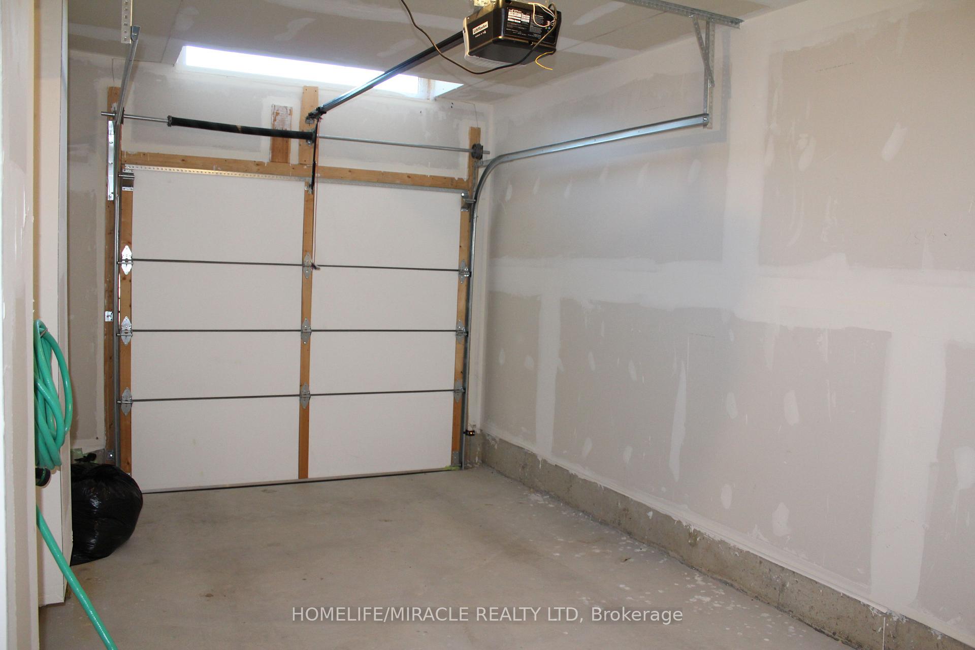 Photo 6 of 1108 Cameo Street, Pickering, Rural Pickering — HOMEH