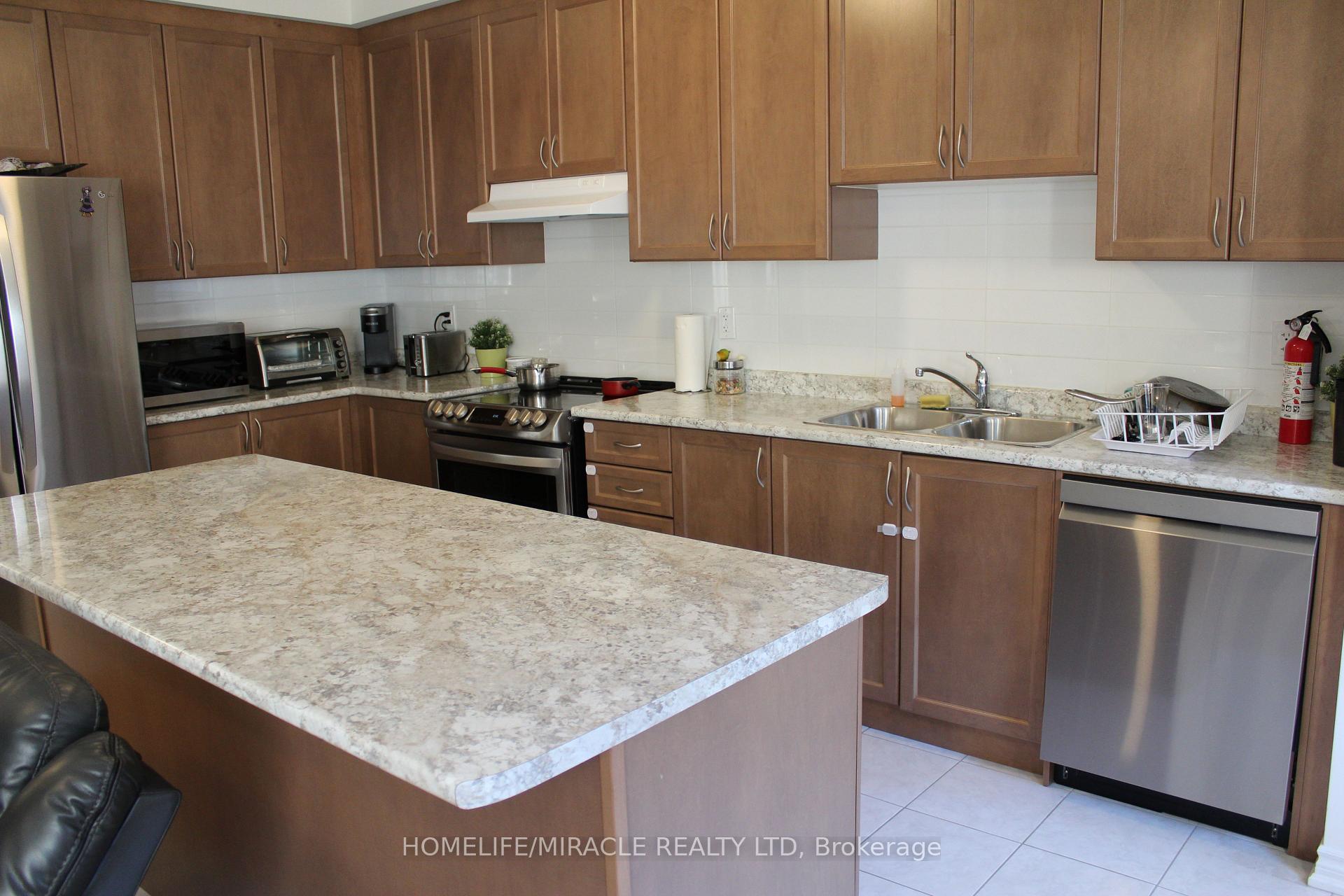 Photo 5 of 1108 Cameo Street, Pickering, Rural Pickering — HOMEH