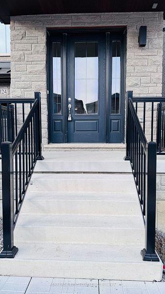 Photo 4 of 1124 Pisces Trail, Pickering, Rural Pickering — HOMEH