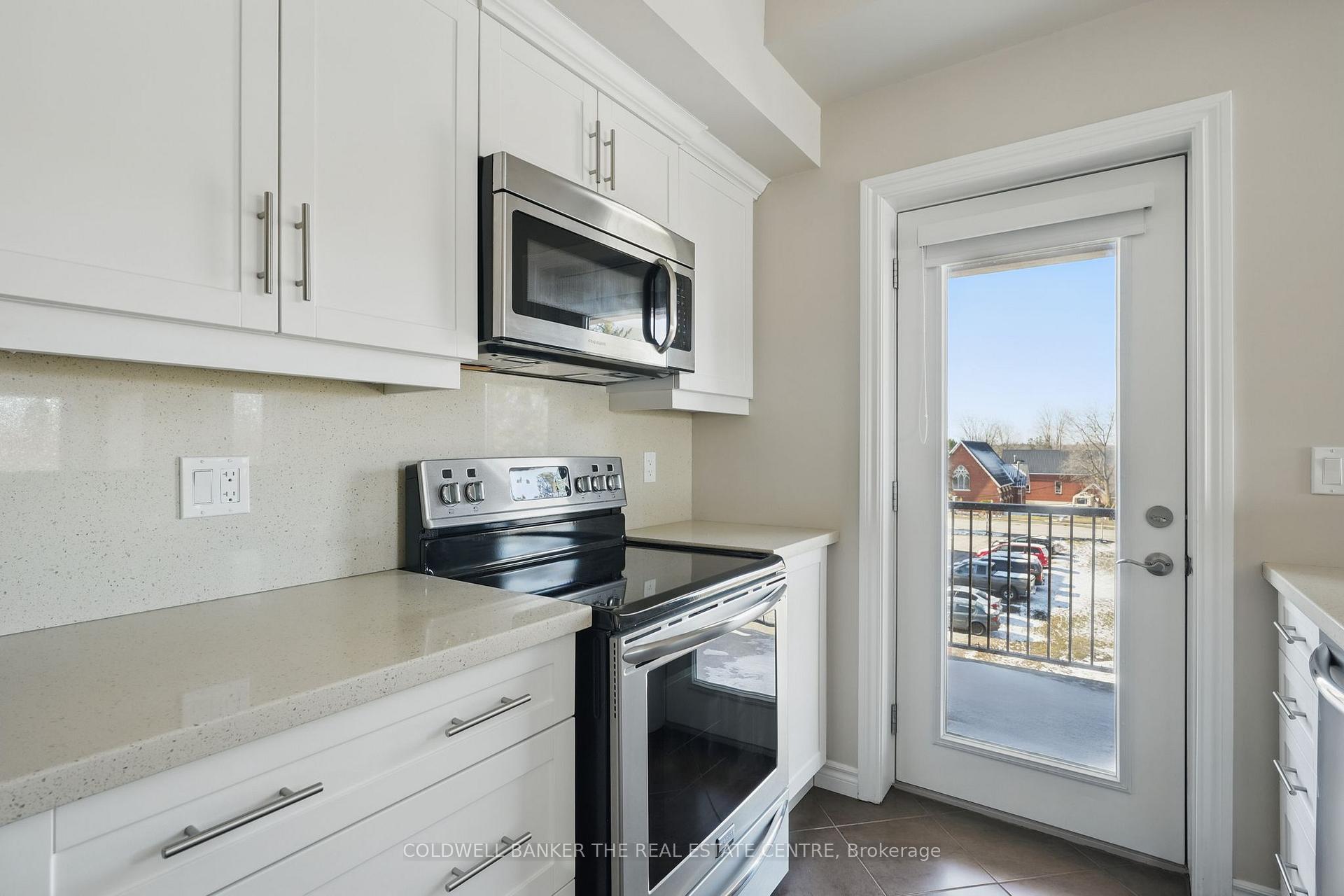 Photo 20 of Unit 305, 19a Yonge Street N, Springwater, Elmvale — HOMEH