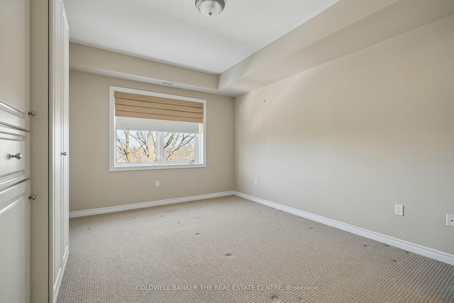 Photo 16 of Unit 305, 19a Yonge Street N, Springwater, Elmvale — HOMEH