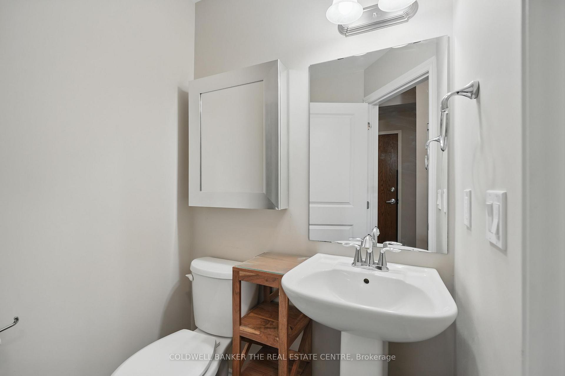 Photo 13 of Unit 305, 19a Yonge Street N, Springwater, Elmvale — HOMEH