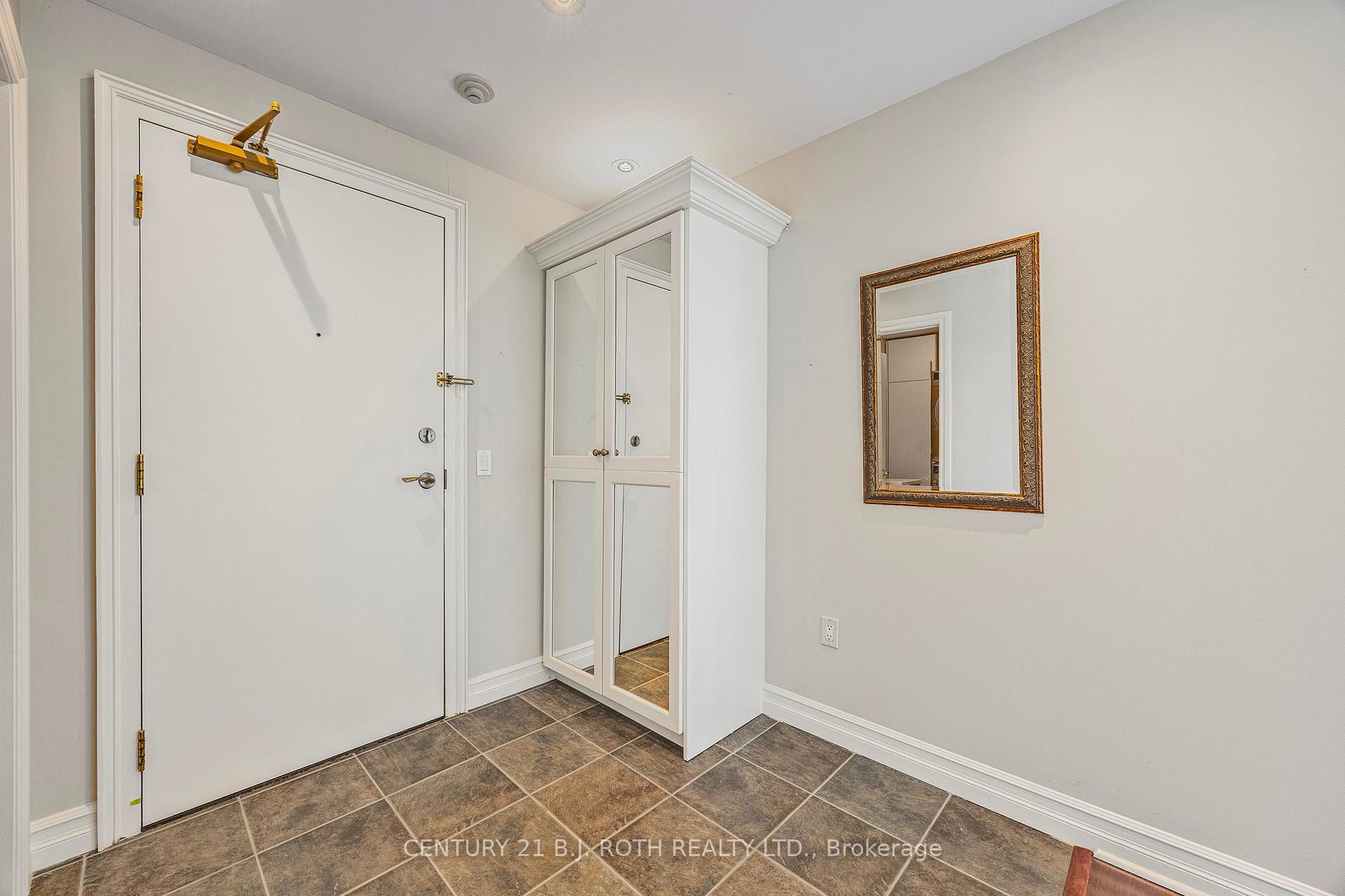 Photo 5 of Unit 803, 6 Toronto Street, Barrie, Lakeshore — HOMEH
