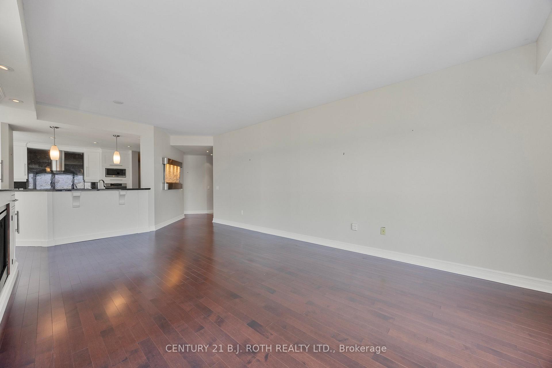 Photo 11 of Unit 803, 6 Toronto Street, Barrie, Lakeshore — HOMEH