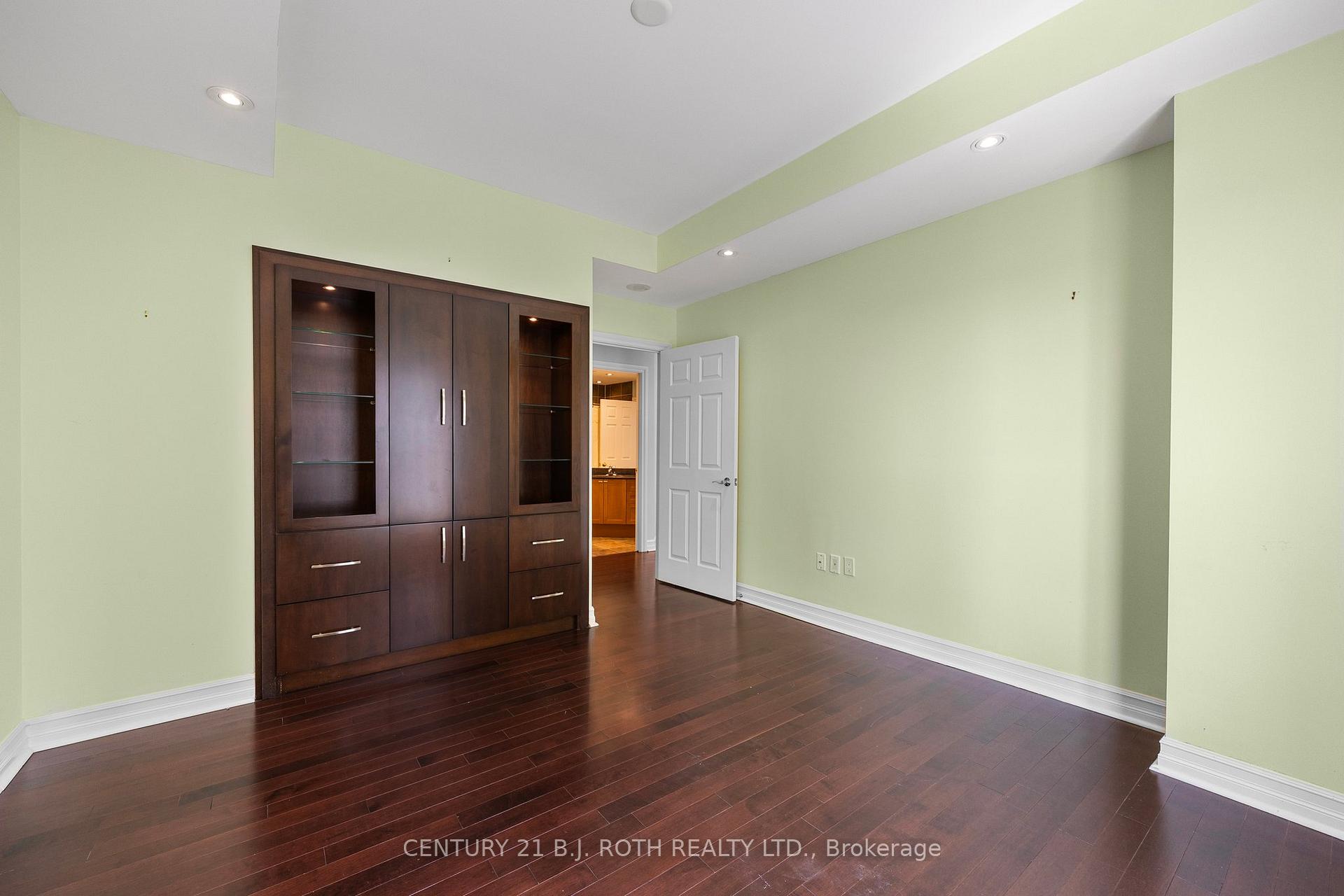 Photo 16 of Unit 803, 6 Toronto Street, Barrie, Lakeshore — HOMEH