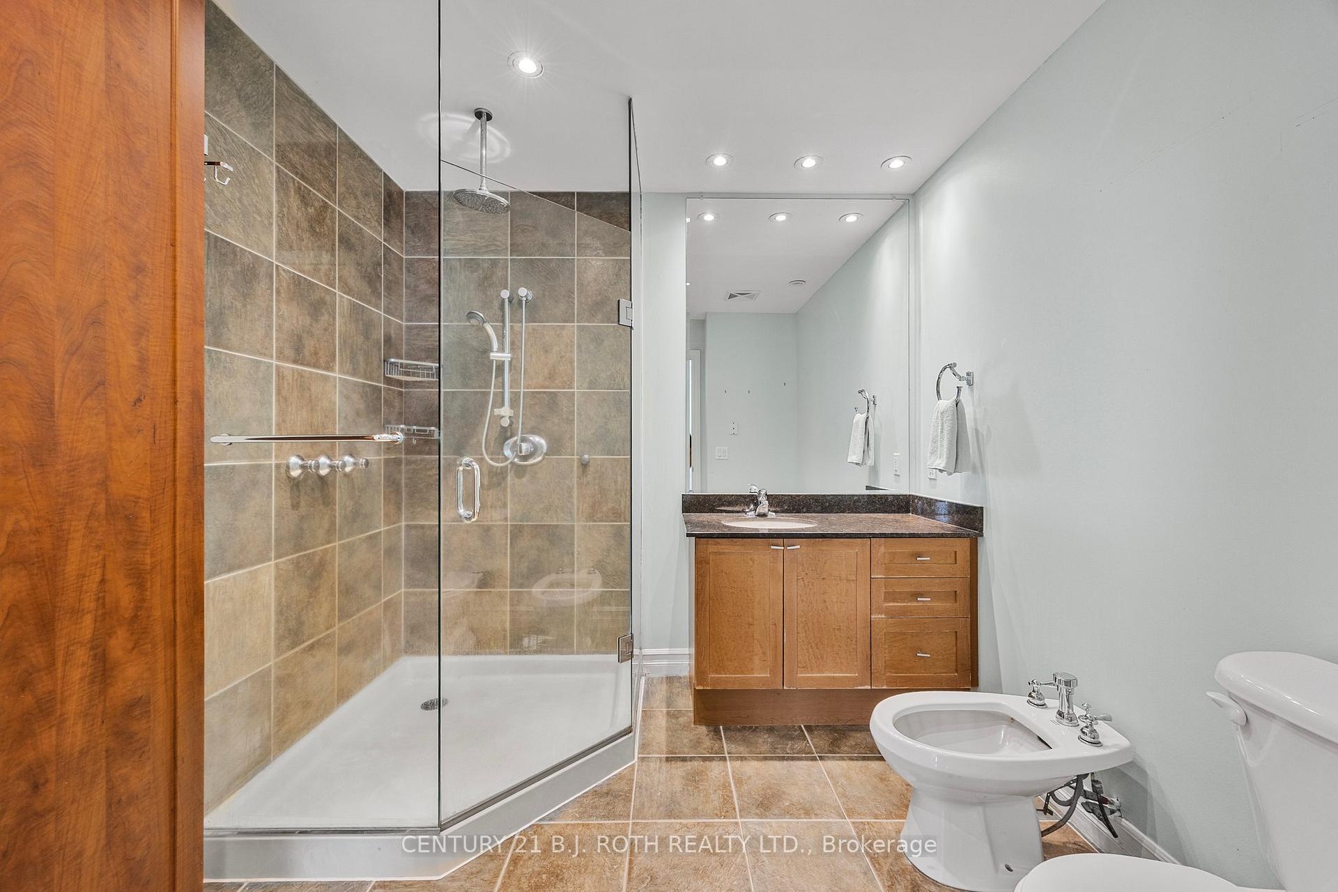 Photo 31 of Unit 803, 6 Toronto Street, Barrie, Lakeshore — HOMEH