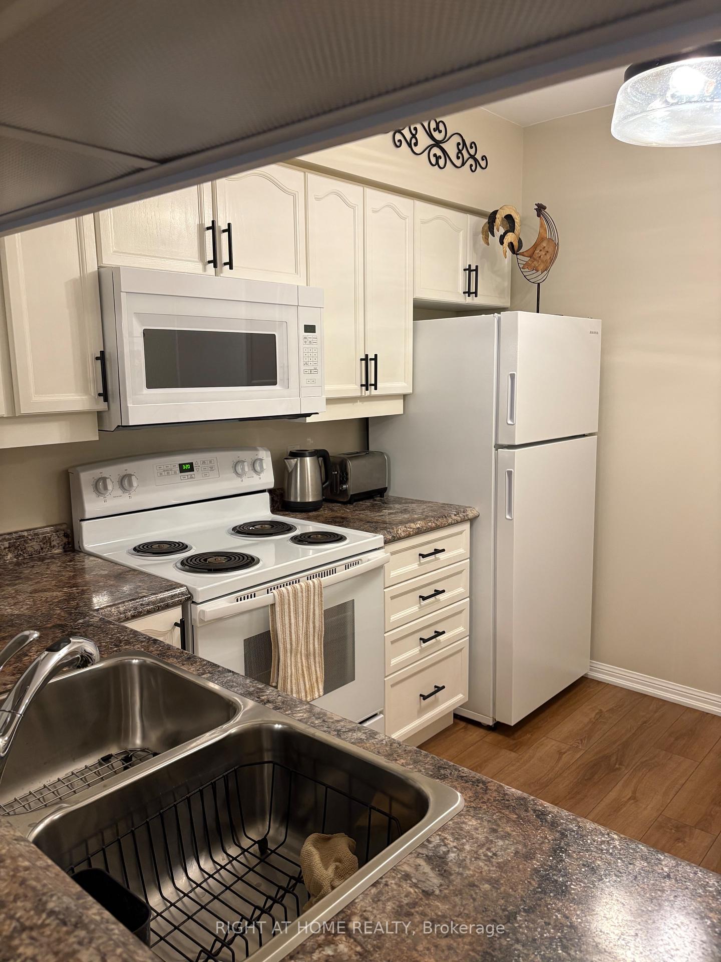 Photo 25 of Unit 507, 94 Dean Avenue, Barrie, Painswick South — HOMEH