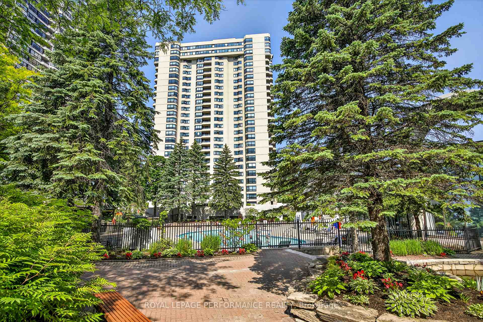 Photo 1 of Unit 2006, 1500 Riverside Drive, Ottawa, Riverview Park — HOMEH