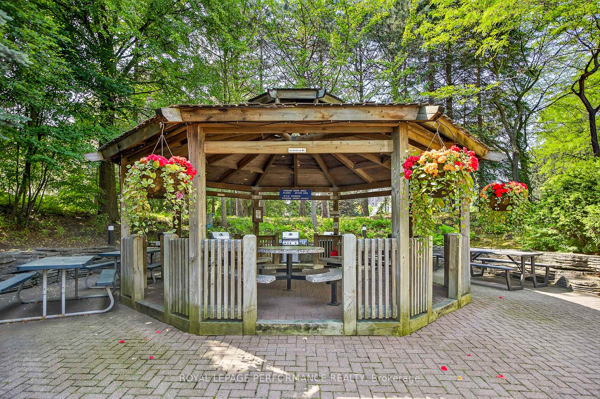 Photo 6 of Unit 2006, 1500 Riverside Drive, Ottawa, Riverview Park — HOMEH
