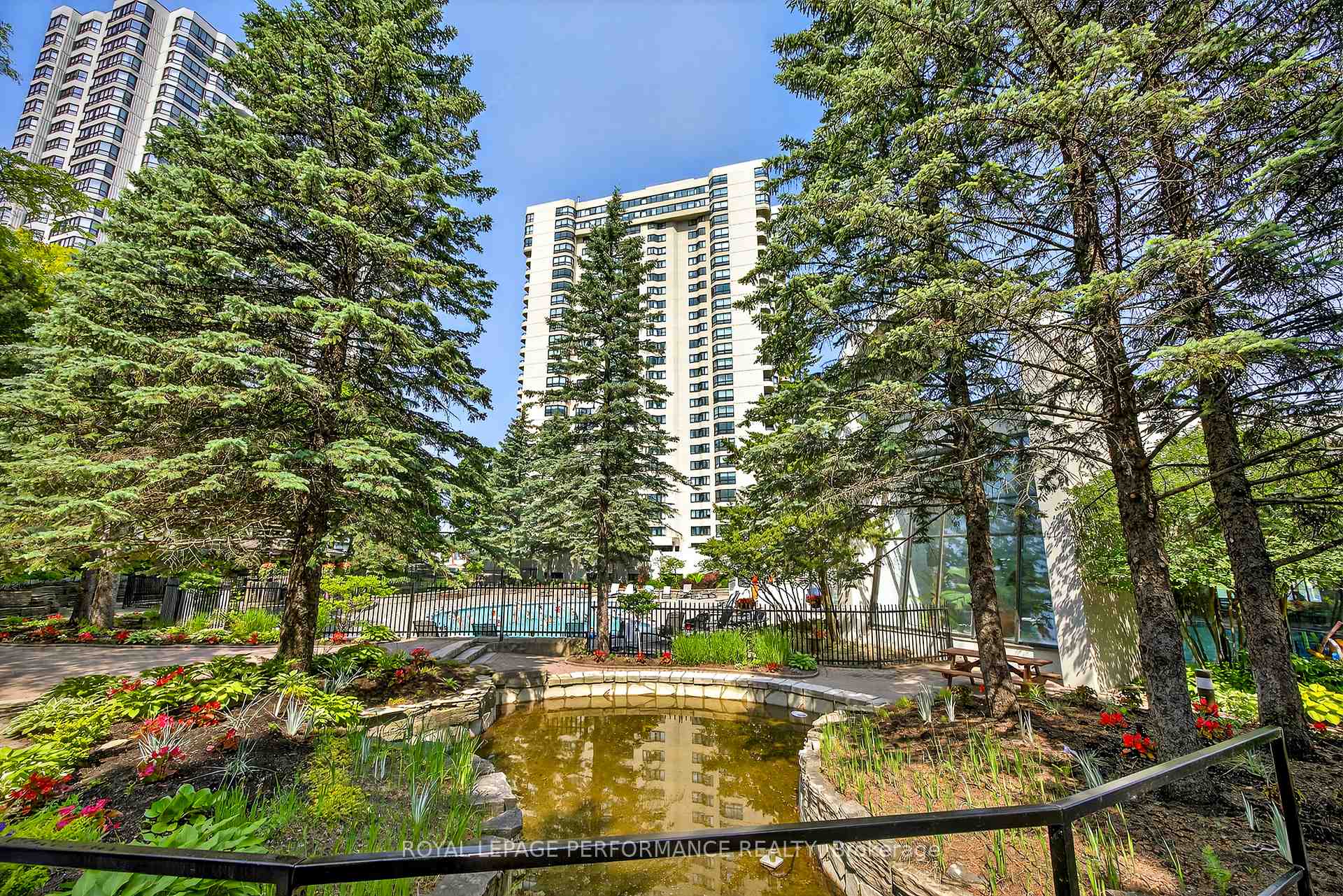 Photo 11 of Unit 2006, 1500 Riverside Drive, Ottawa, Riverview Park — HOMEH