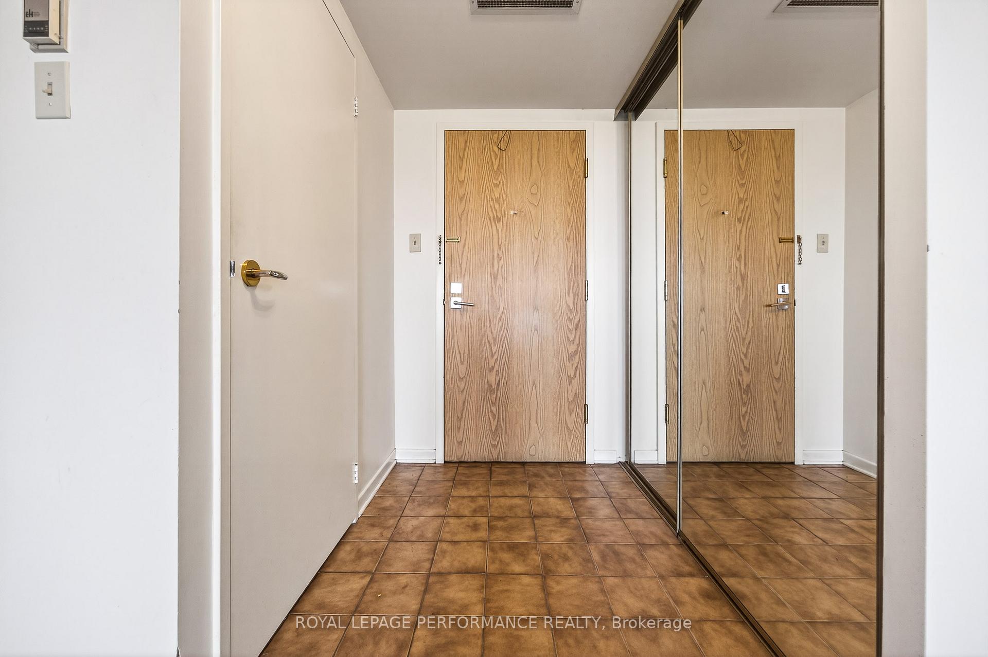 Photo 14 of Unit 2006, 1500 Riverside Drive, Ottawa, Riverview Park — HOMEH