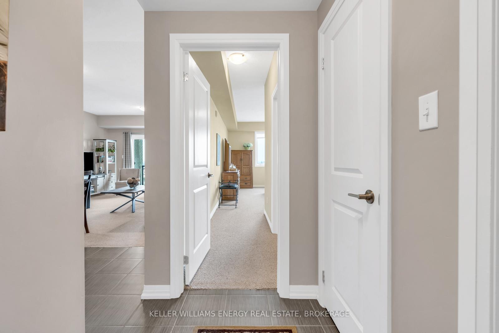 Photo 3 of Unit 309, 299 Cundles Road E, Barrie, Little Lake — HOMEH