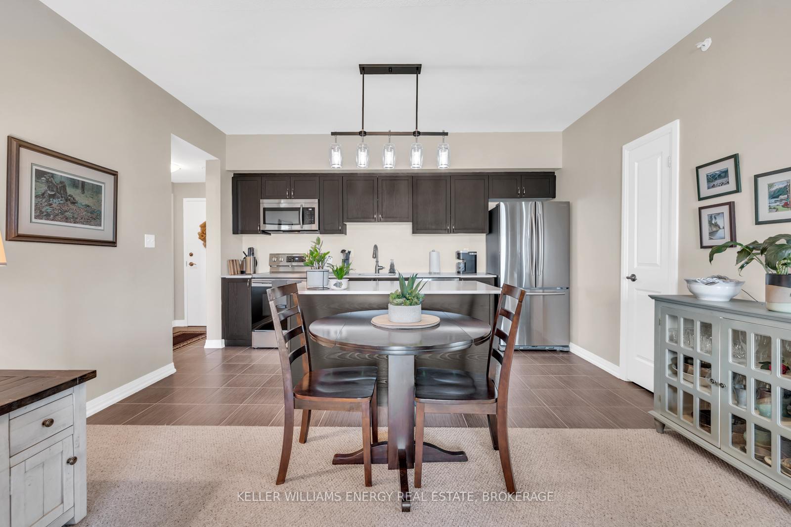 Photo 4 of Unit 309, 299 Cundles Road E, Barrie, Little Lake — HOMEH