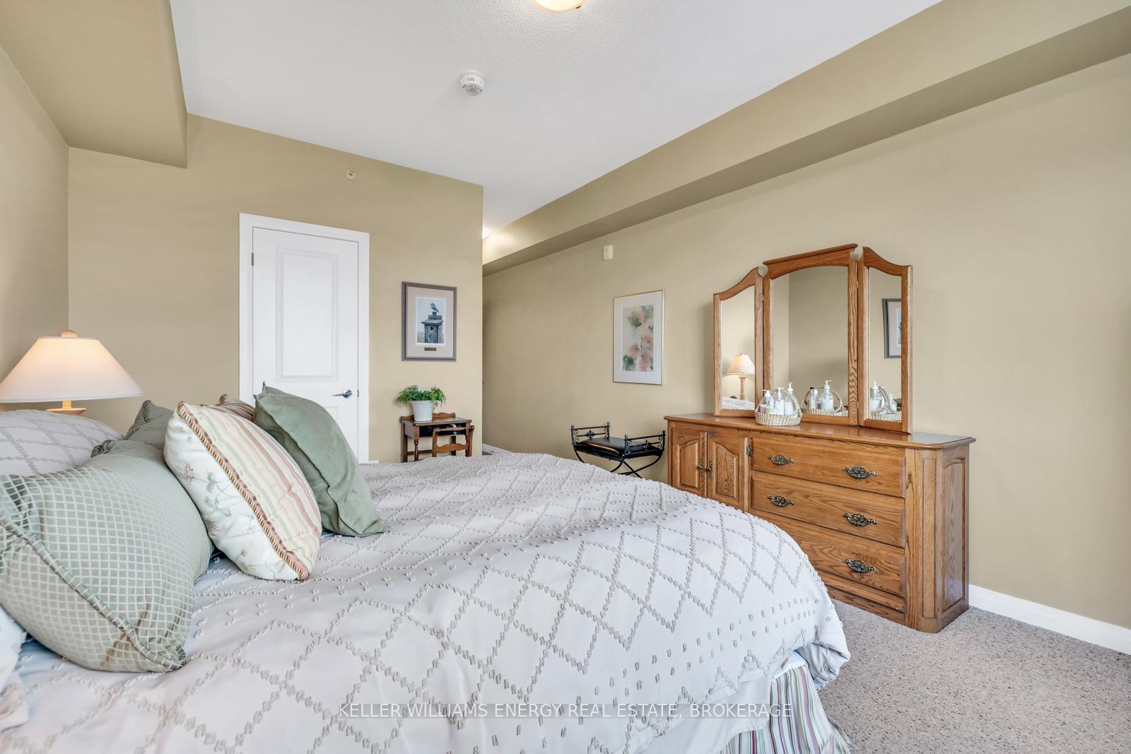 Photo 9 of Unit 309, 299 Cundles Road E, Barrie, Little Lake — HOMEH