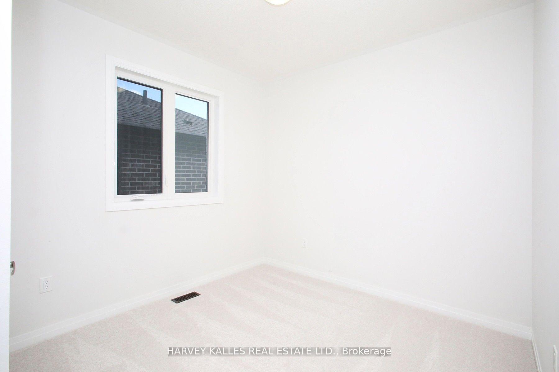 Photo 7 of 1077 Zircon Manor, Pickering, Rural Pickering — HOMEH