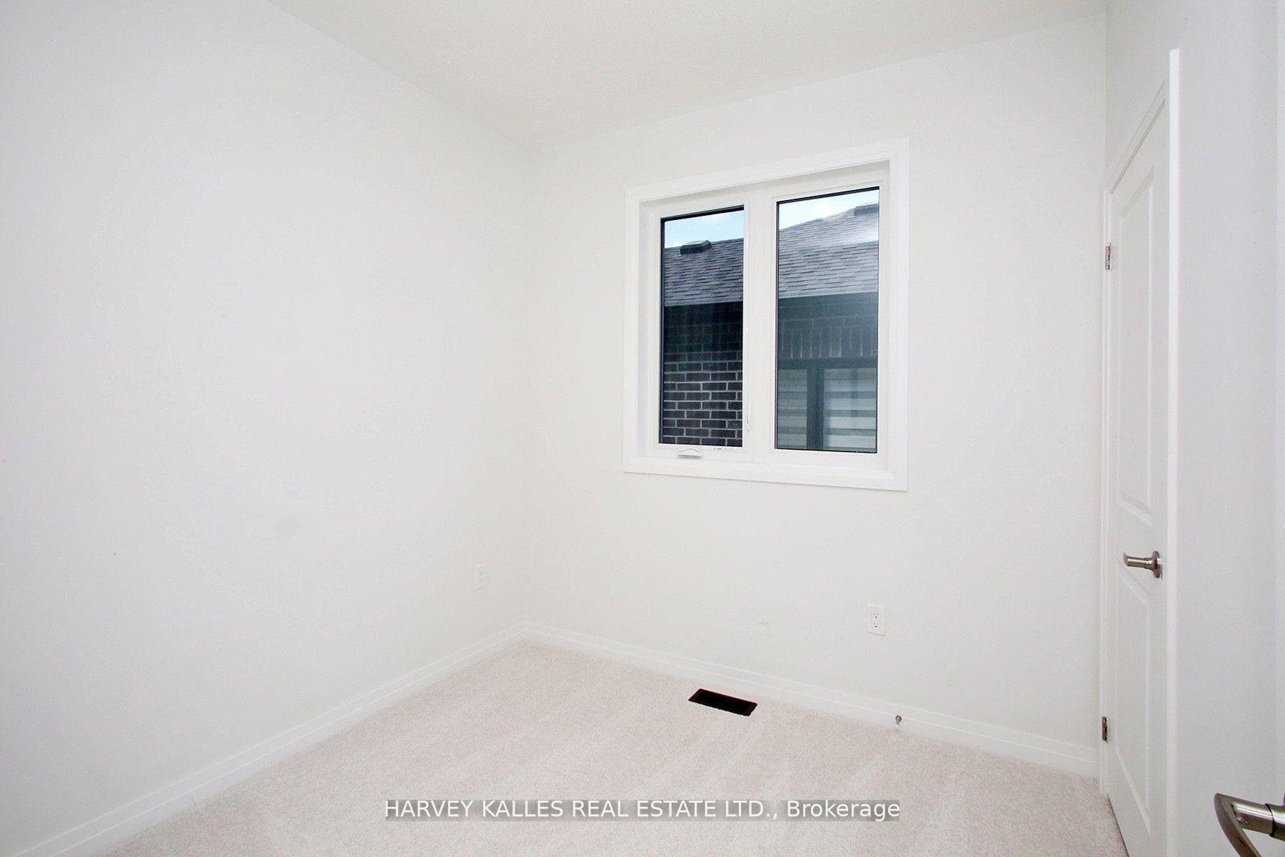 Photo 2 of 1077 Zircon Manor, Pickering, Rural Pickering — HOMEH