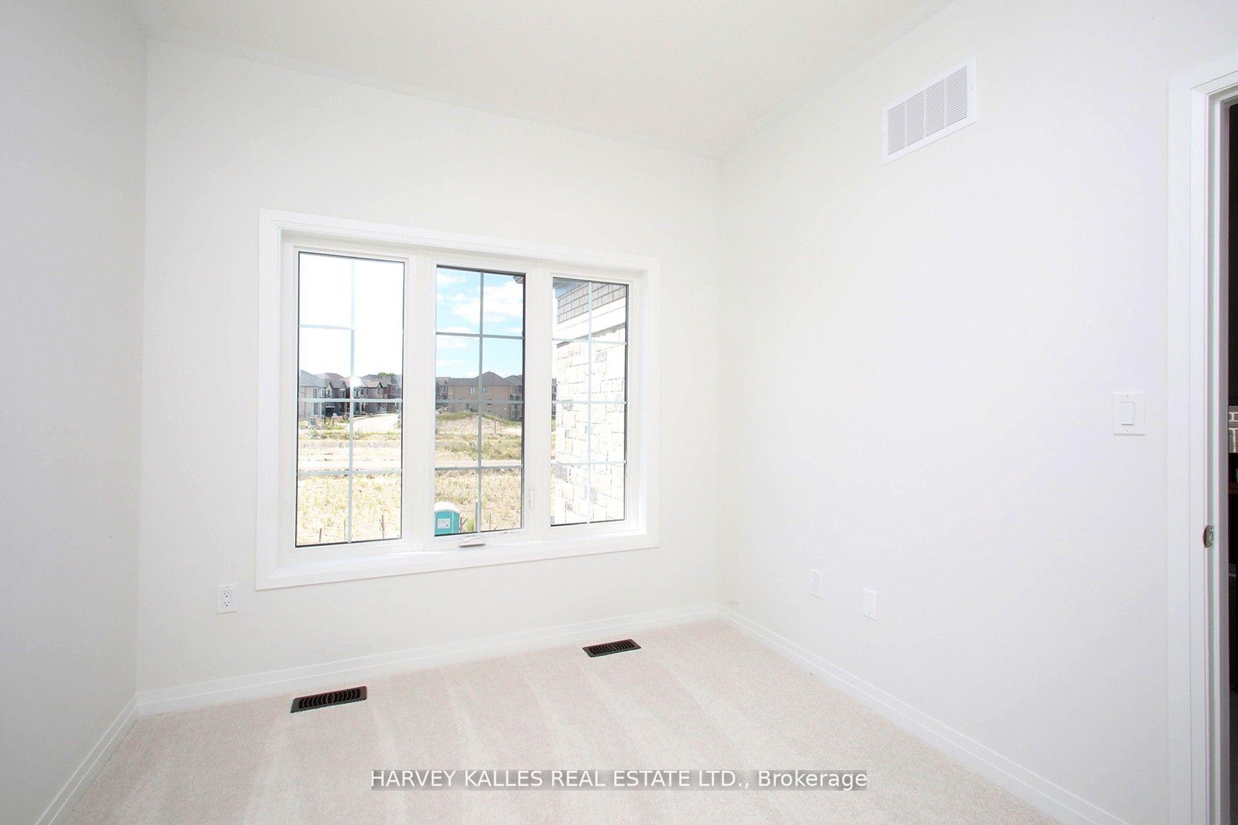 Photo 8 of 1077 Zircon Manor, Pickering, Rural Pickering — HOMEH