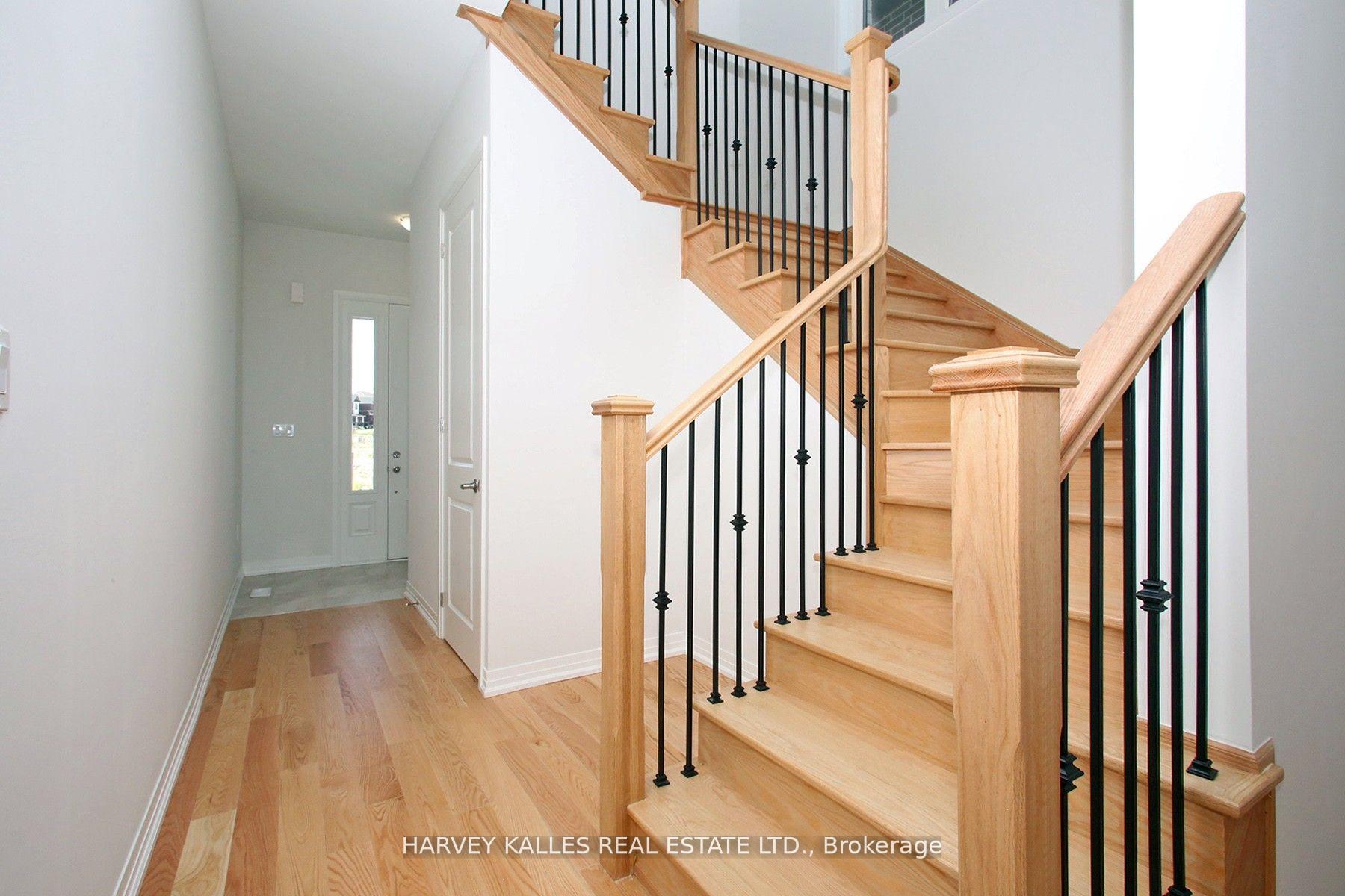 Photo 20 of 1077 Zircon Manor, Pickering, Rural Pickering — HOMEH