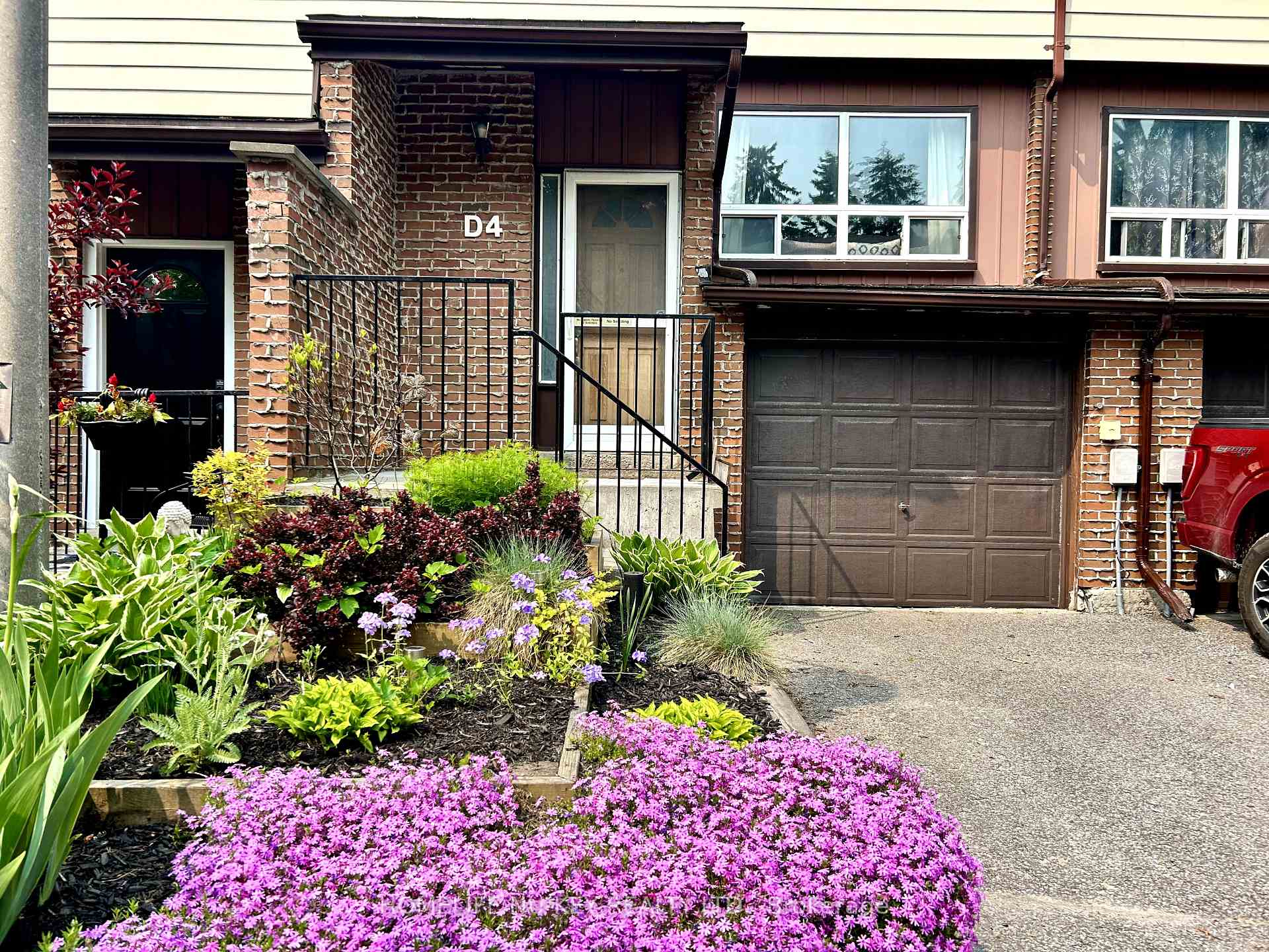 Photo 3 of Unit D4, 63 Ferris Lane, Barrie, Cundles East — HOMEH