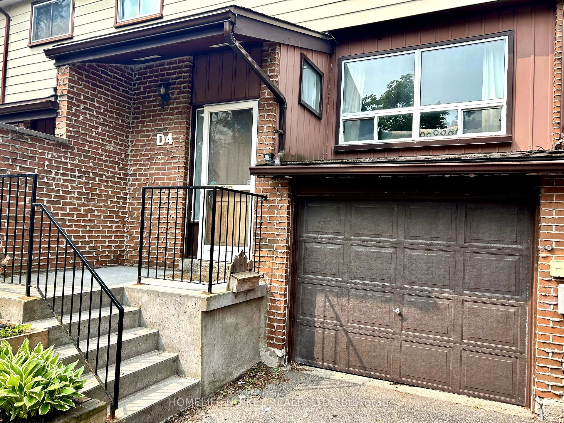 Photo 4 of Unit D4, 63 Ferris Lane, Barrie, Cundles East — HOMEH