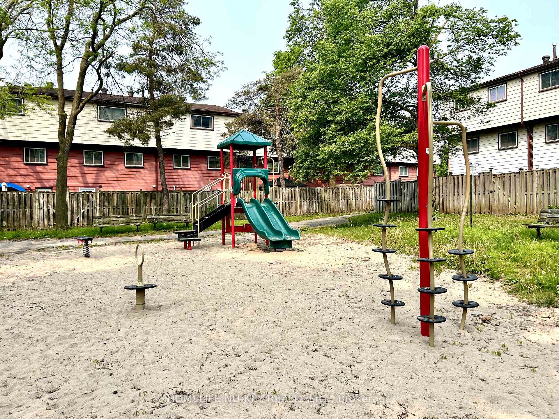 Photo 22 of Unit D4, 63 Ferris Lane, Barrie, Cundles East — HOMEH