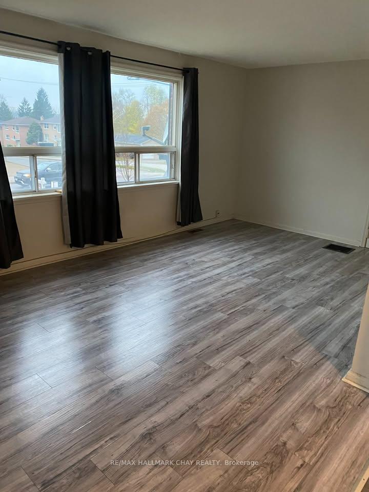 Photo 5 of Unit 2, 153 St Vincent Street, Barrie, Codrington — HOMEH