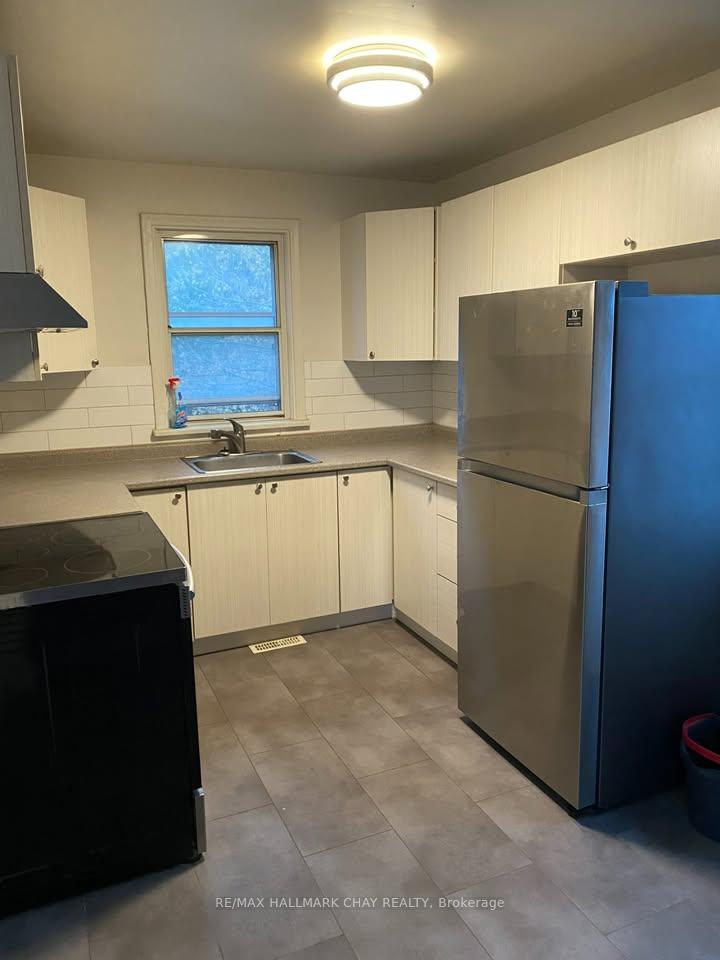 Photo 7 of Unit 2, 153 St Vincent Street, Barrie, Codrington — HOMEH