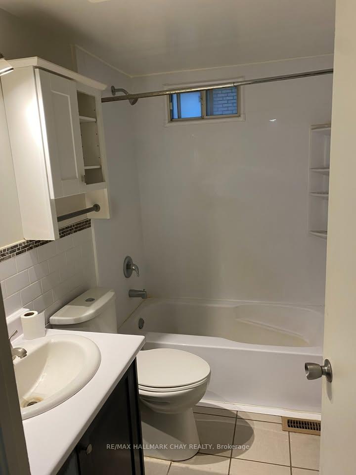 Photo 13 of Unit 2, 153 St Vincent Street, Barrie, Codrington — HOMEH