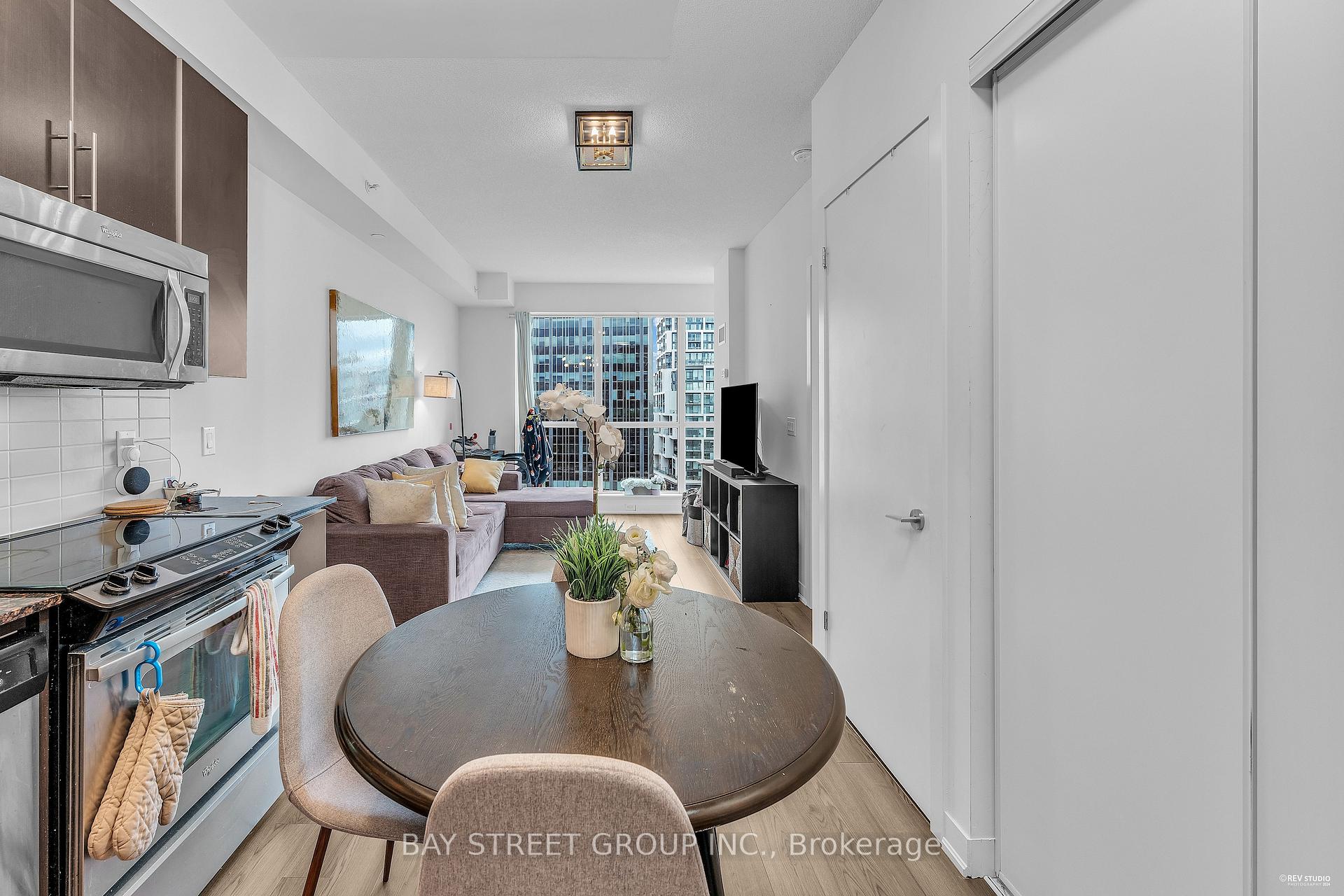 Photo 16 of Unit 1201, 60 Berwick Avenue, Toronto, Yonge-Eglinton — HOMEH