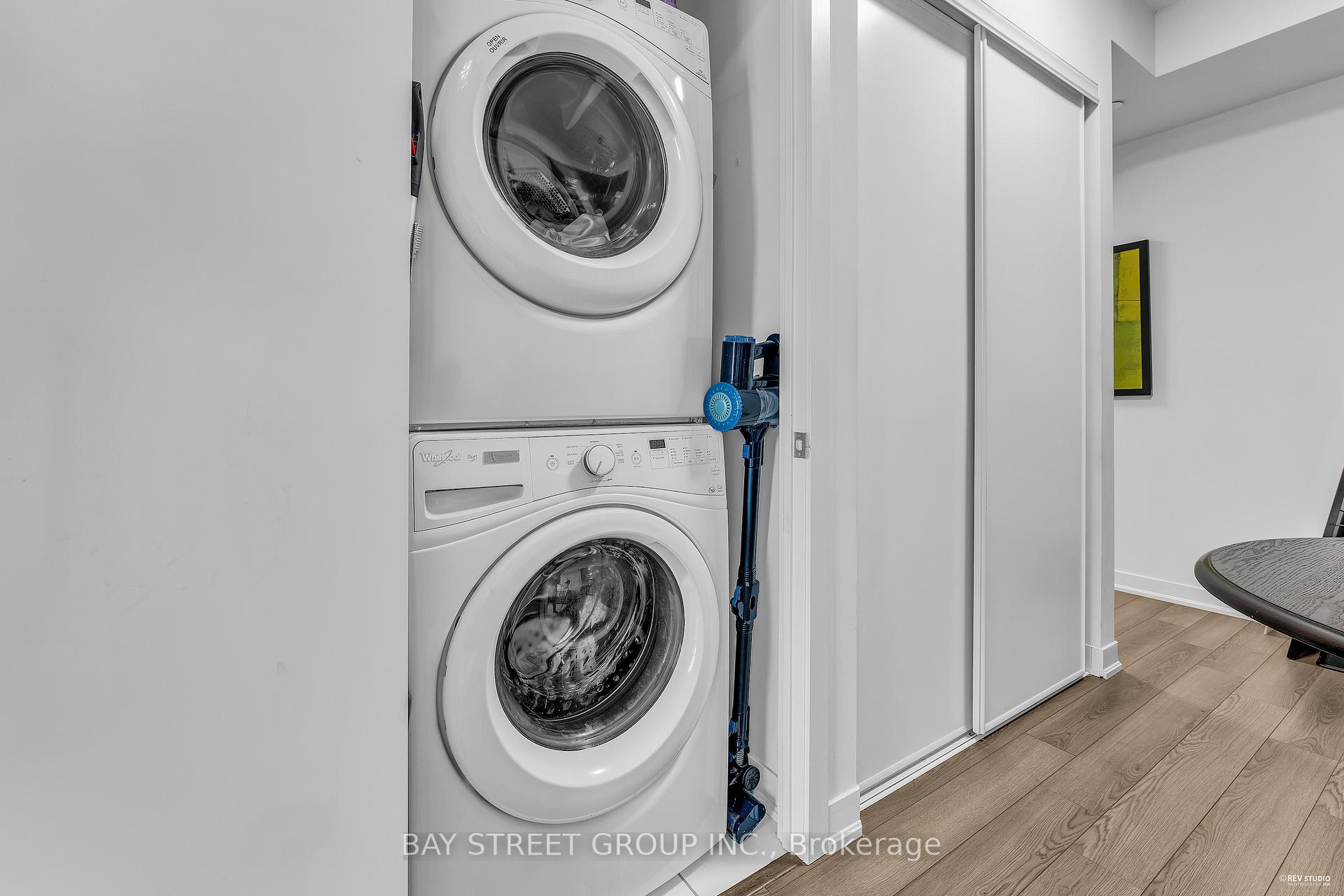 Photo 3 of Unit 1201, 60 Berwick Avenue, Toronto, Yonge-Eglinton — HOMEH