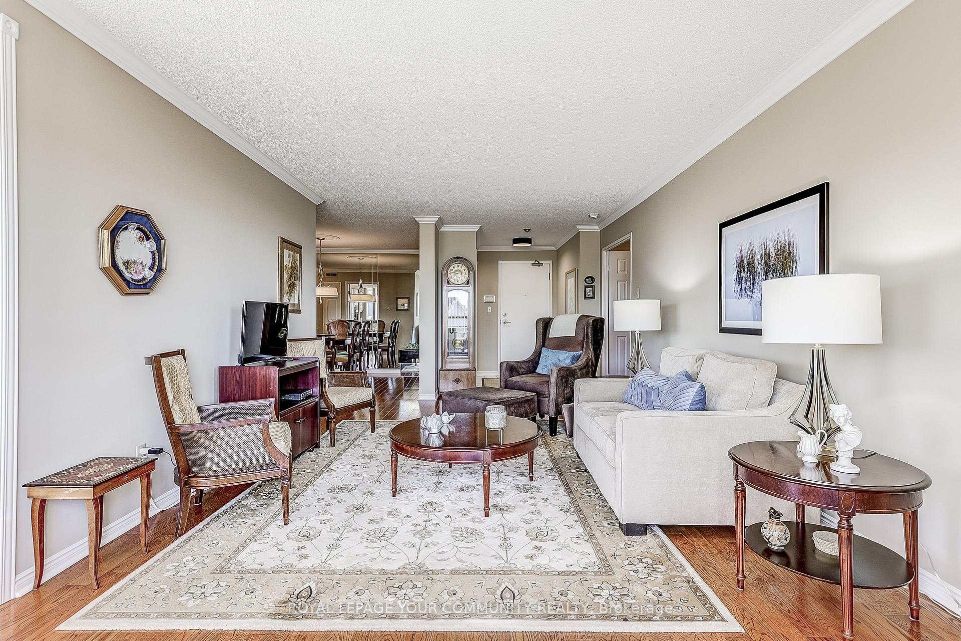 Photo 7 of Unit 604, 14924 Yonge Street S, Aurora, Aurora Highlands — HOMEH