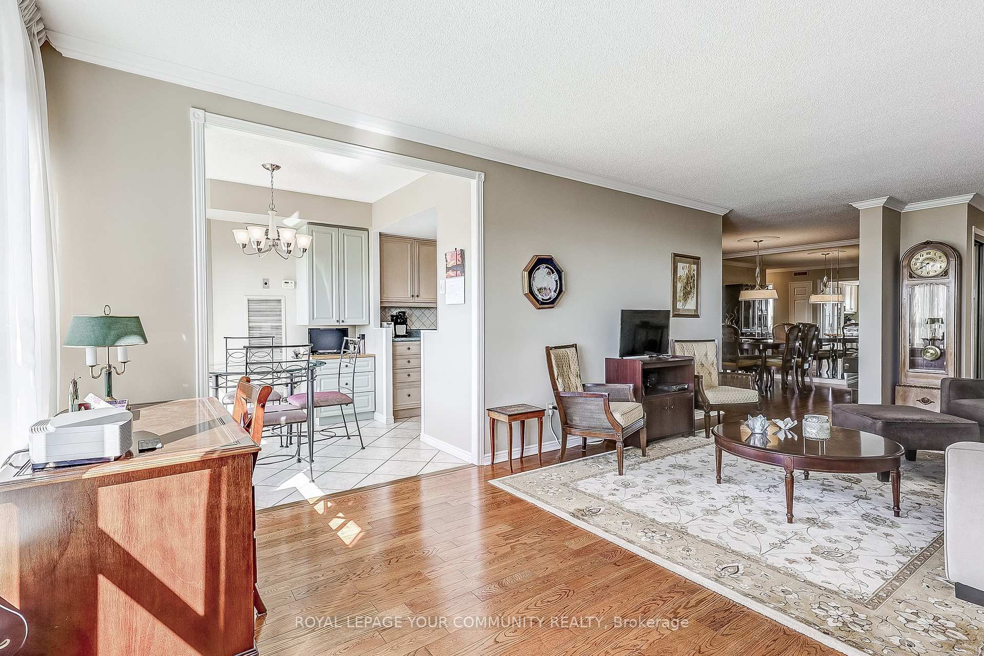 Photo 15 of Unit 604, 14924 Yonge Street S, Aurora, Aurora Highlands — HOMEH