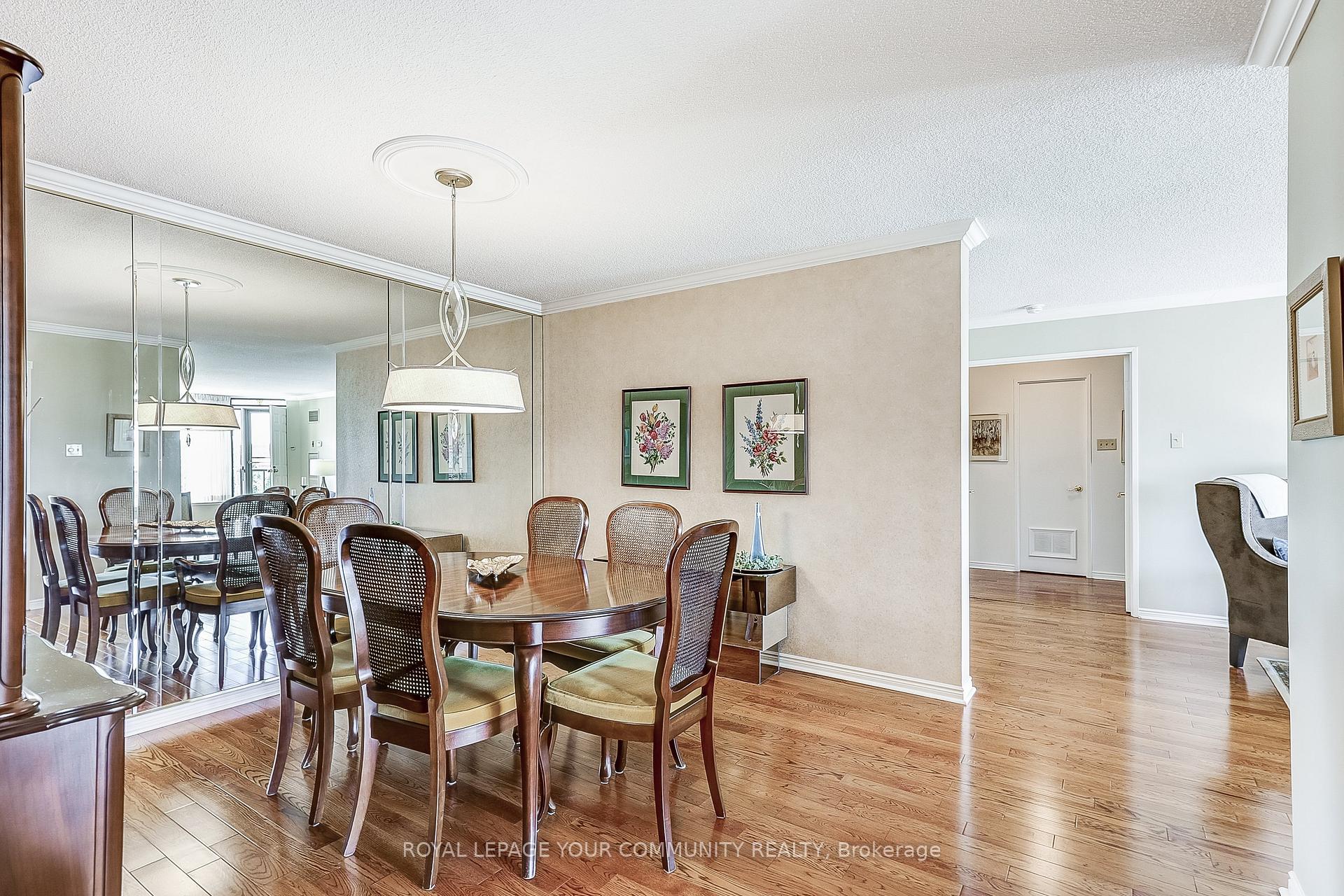 Photo 12 of Unit 604, 14924 Yonge Street S, Aurora, Aurora Highlands — HOMEH