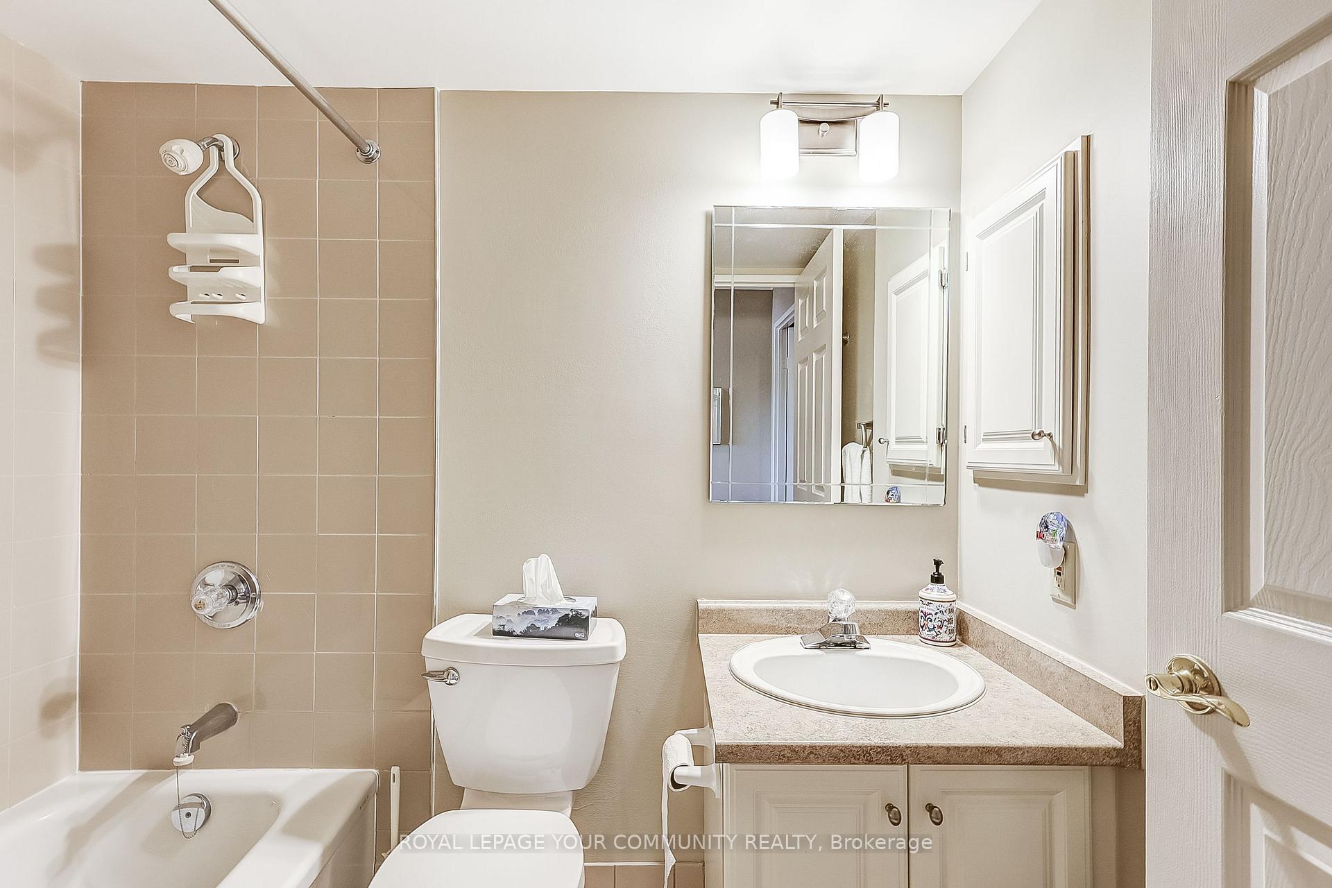 Photo 9 of Unit 604, 14924 Yonge Street S, Aurora, Aurora Highlands — HOMEH